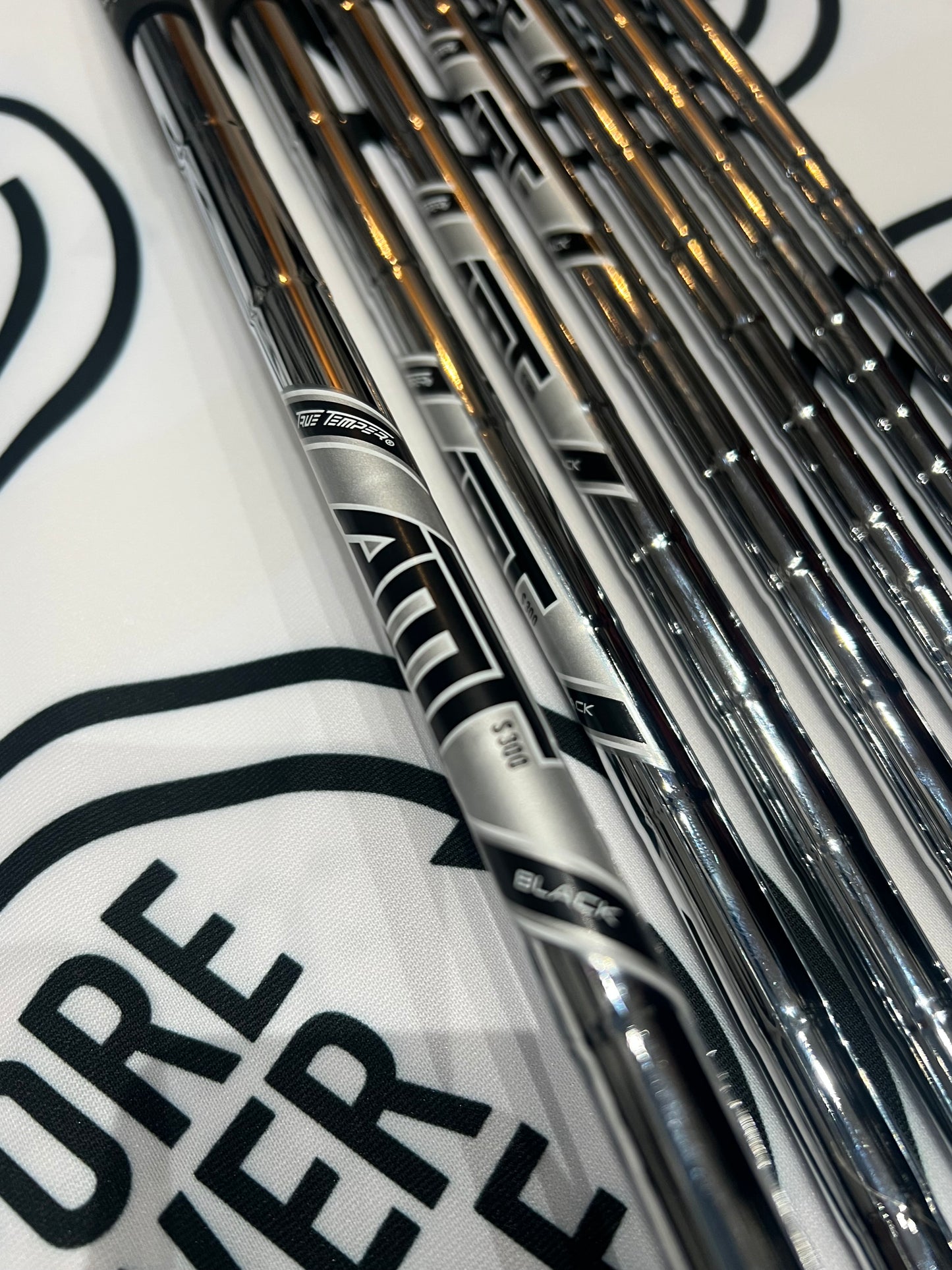 TITLEIST T200 (2021) IRONS / 5 - GW / Mens RH / S300 Stiff Shafts