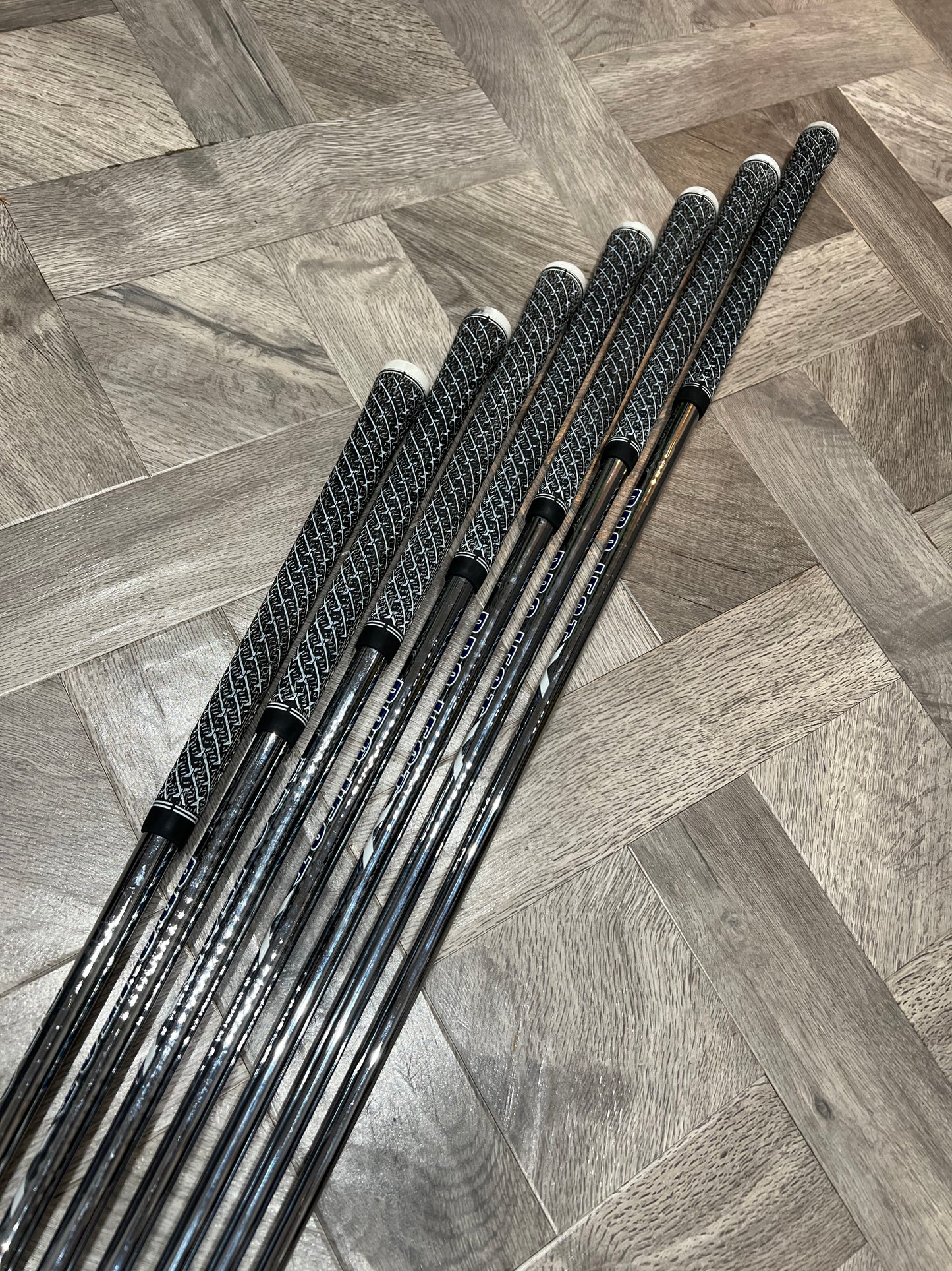TITLEIST 620CB/T100 COMBO IRON SET (4 - PW, Mens RH, 120g Stiff Flex