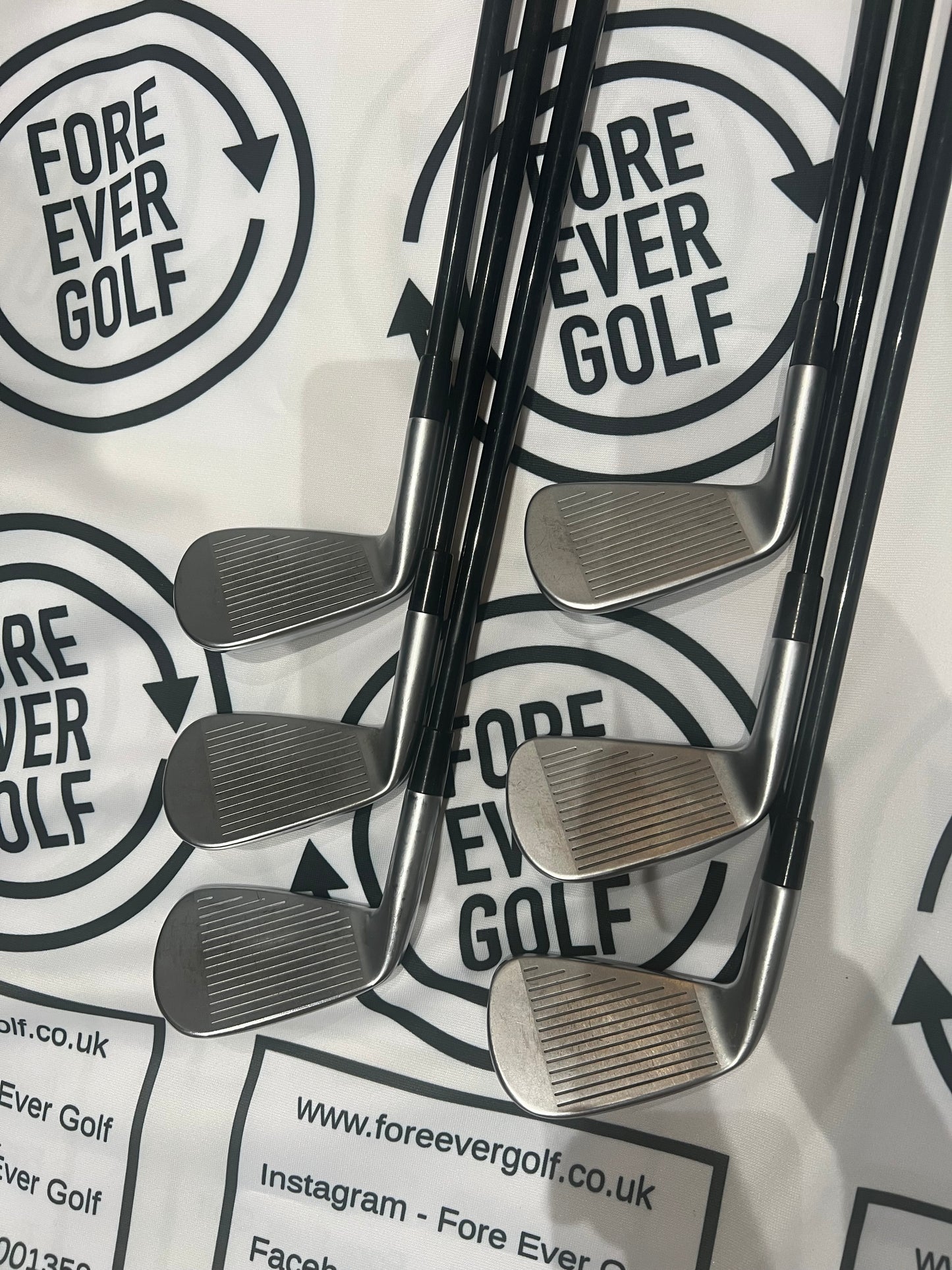 TAYLORMADE P770 IRONS (2023) / 5 - PW / RH / 60g Reg Flex GRAPHITE Shafts/ MINT