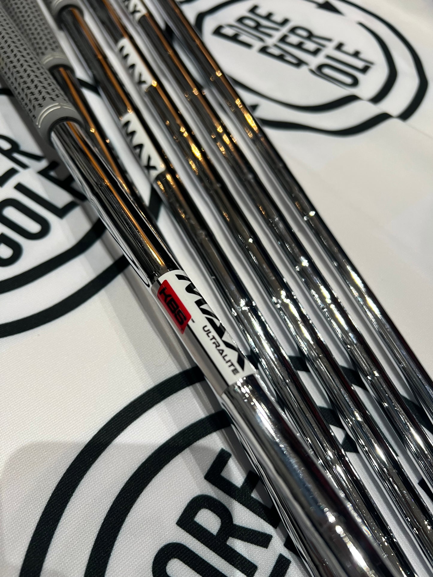 WILSON DYNAPWR IRONS / 5 - PW / Mens RH / Reg Flex