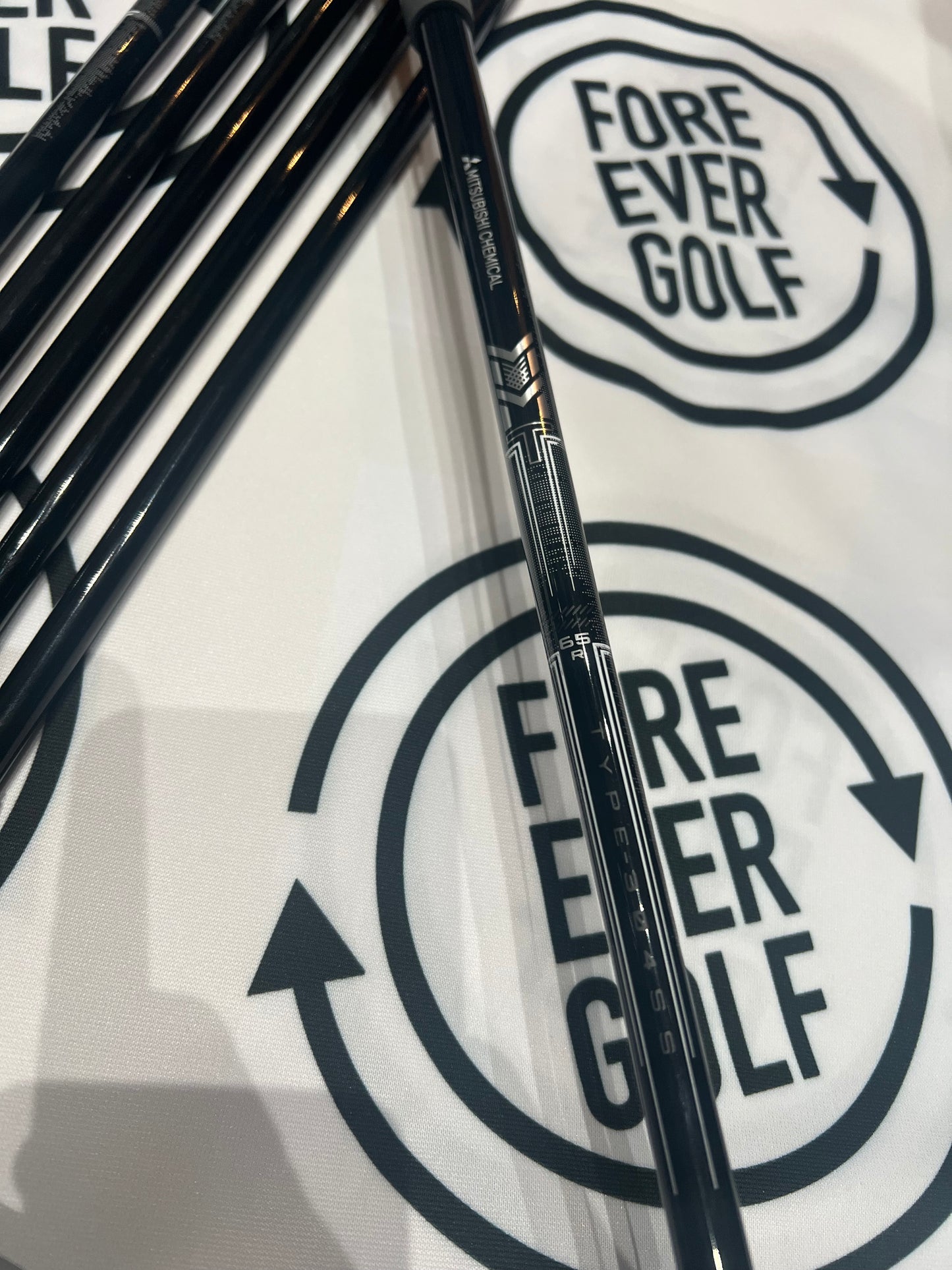 TAYLORMADE P790 (2025) IRONS / 6 - AW / RH / 65g Reg Graphite Shafts