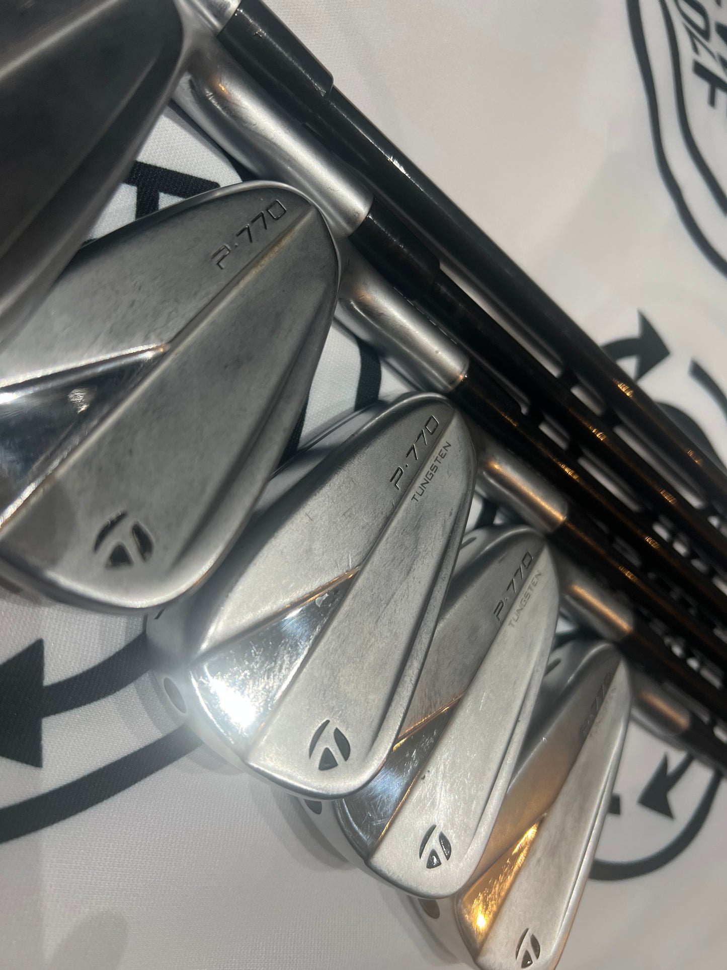 TAYLORMADE P770 IRONS (2023) / 5 - PW / RH / 60g Reg Flex GRAPHITE Shafts/ MINT