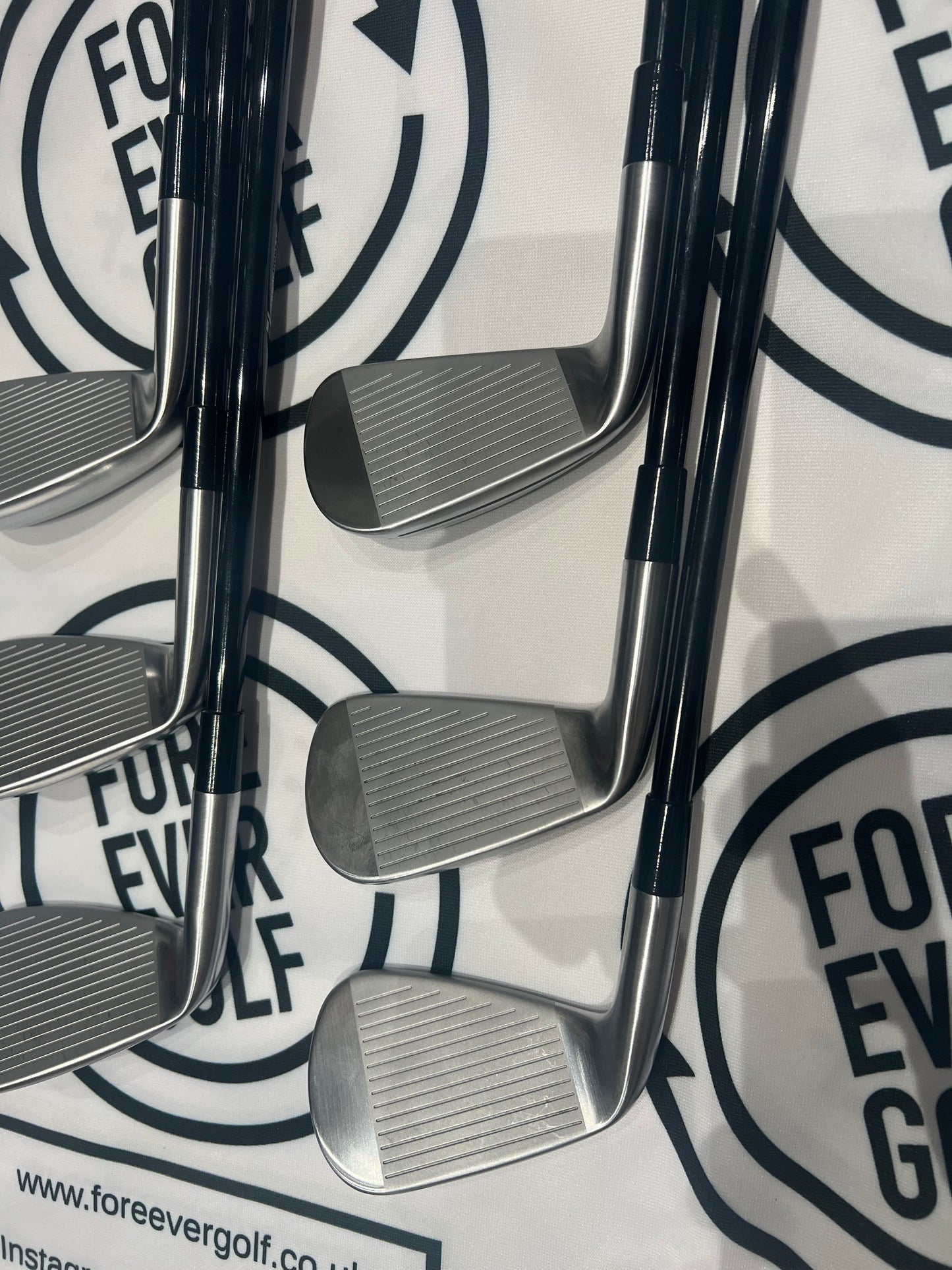 TAYLORMADE P790 (2025) IRONS / 6 - AW / RH / 65g Reg Graphite Shafts