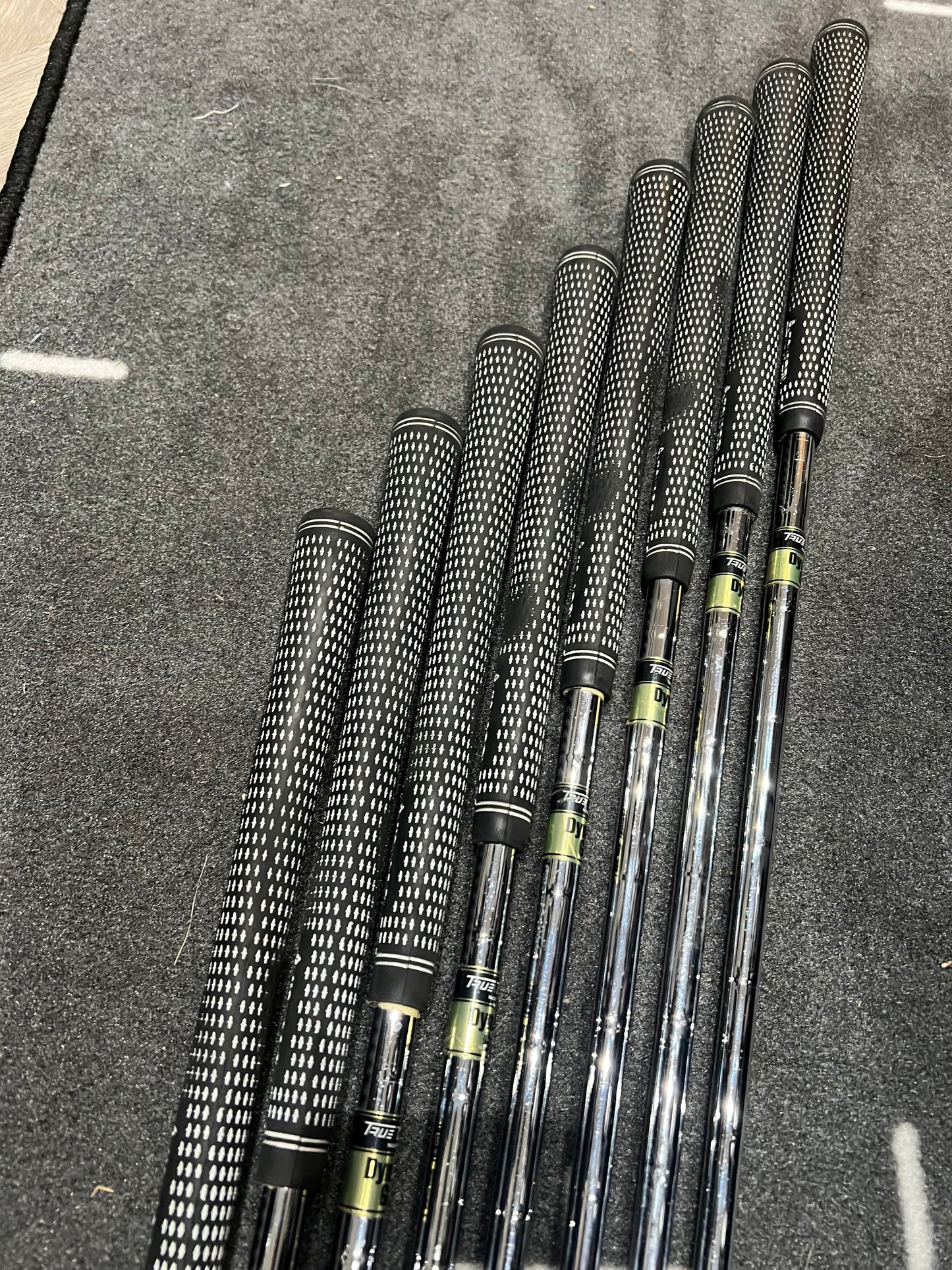 TAYLORMADE P770 (2020) IRONS / 4 - AW / RH / Regular Flex