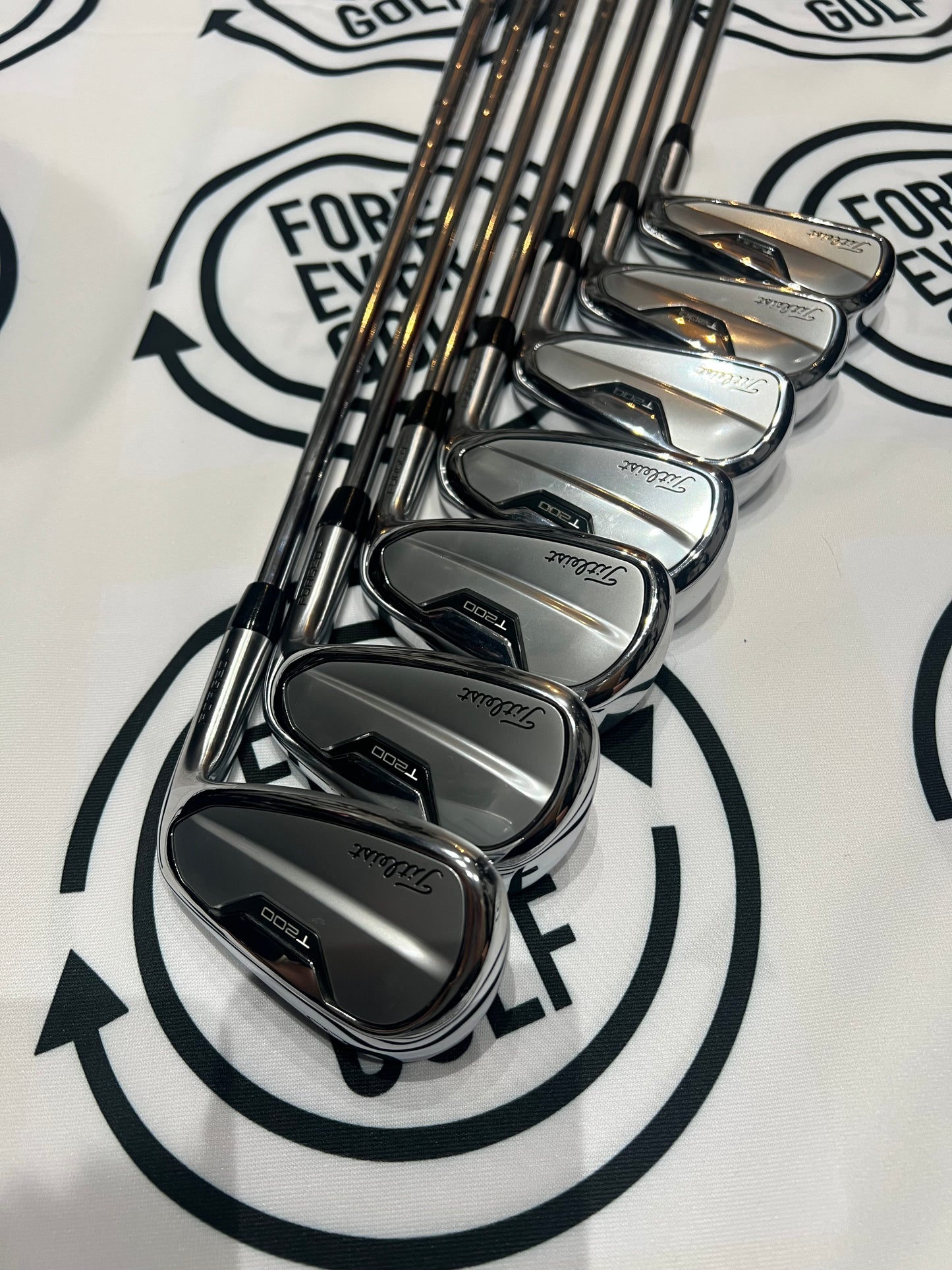TITLEIST T200 (2021) IRONS / 5 - GW / Mens RH / S300 Stiff Shafts
