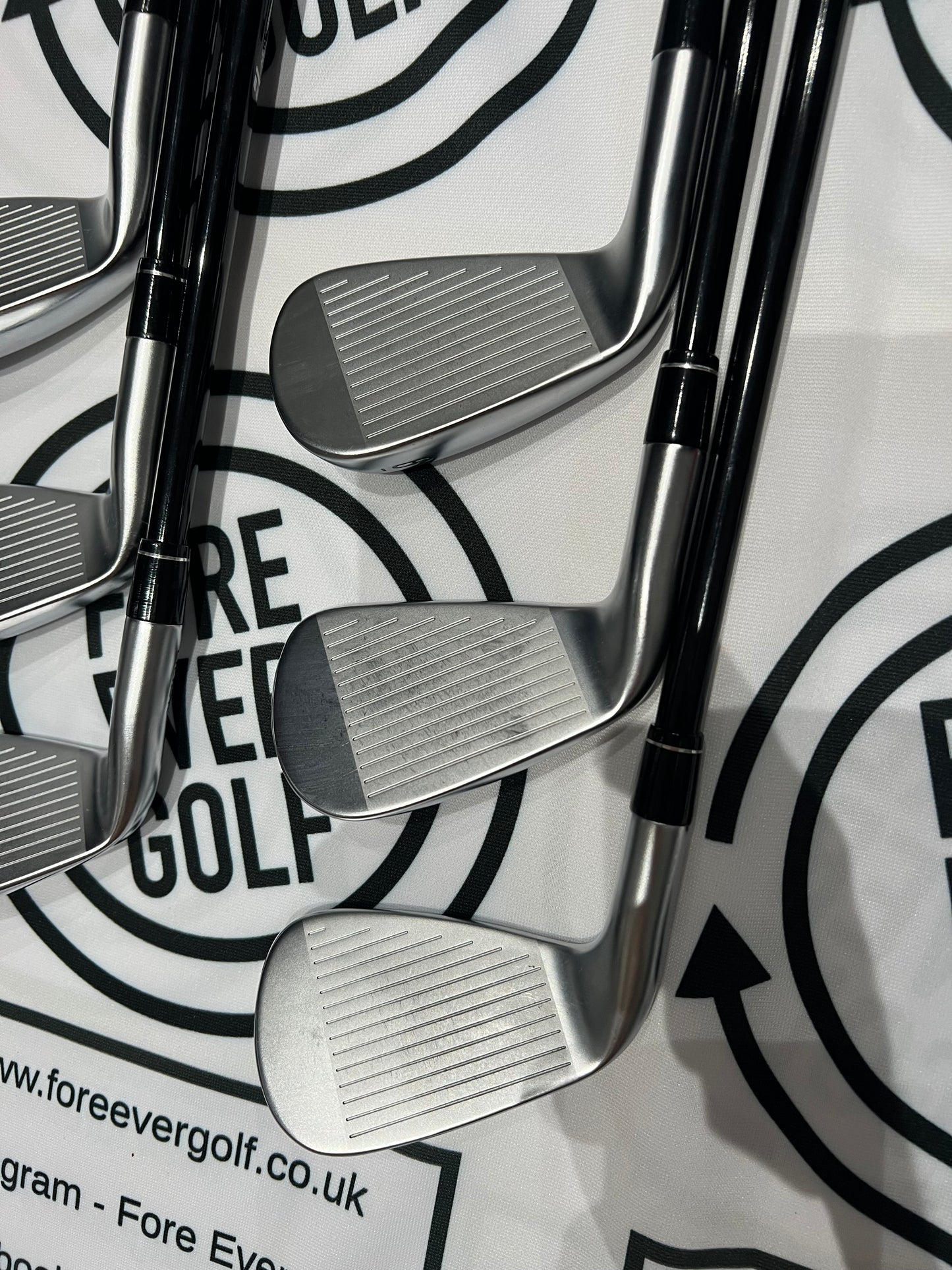 CALLAWAY APEX Ai200 IRONS / 6 - GW / RH / 85g Reg Flex Graphite Shafts