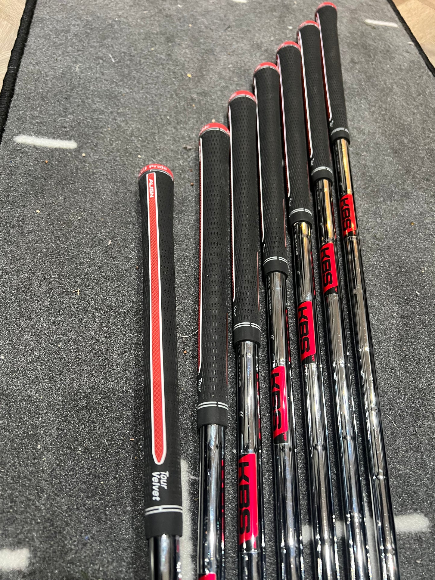 PING i230 IRONS / 4 - PW / Red Dot / 130g X-Stiff Flex