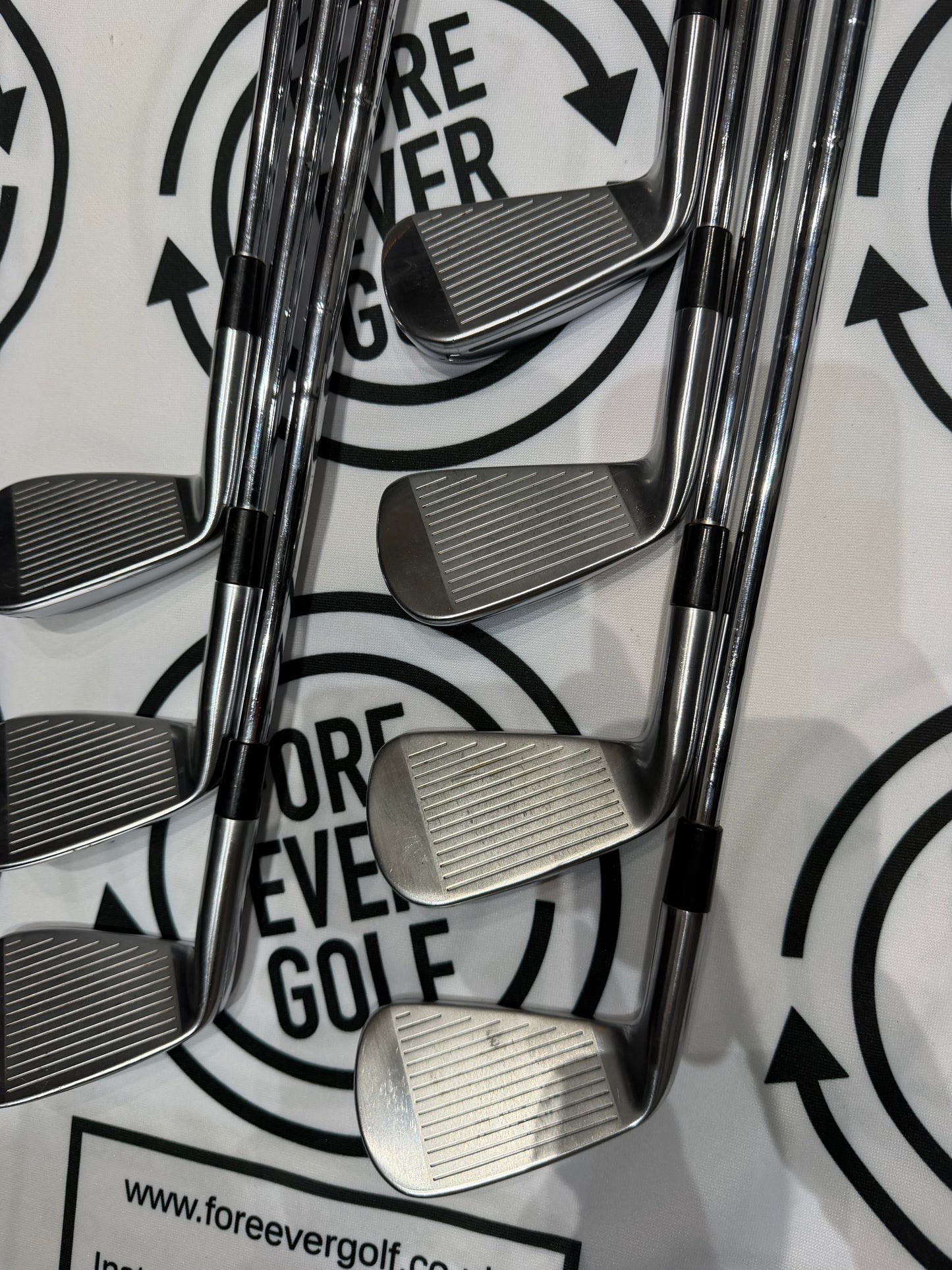 TAYLORMADE P770 (2020) IRONS / 4 - PW / RH / 120g Stiff Flex