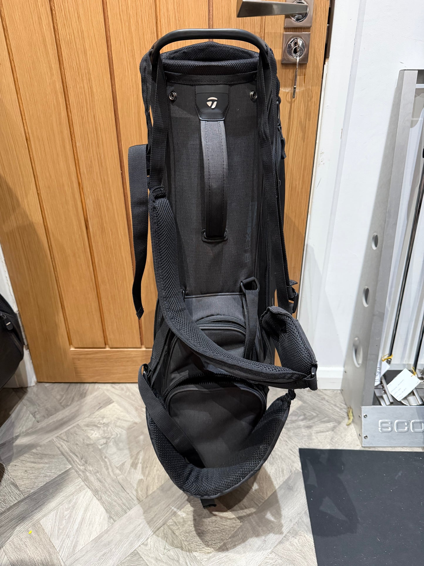 TAYLORMADE FLEX-TECH GOLF CARRY BAG / 4 Way Divide / Black/Black