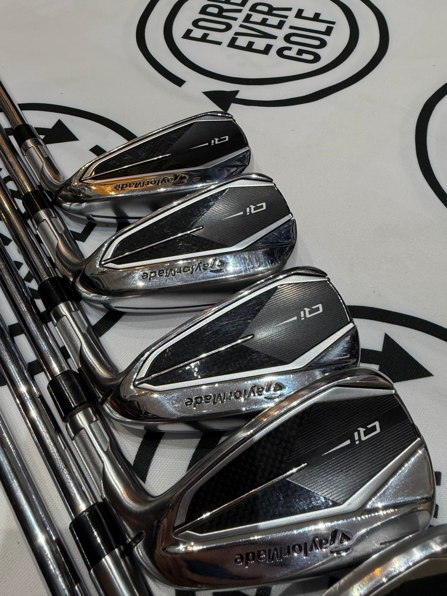 TAYLORMADE Qi IRONS / 5 - PW / RH / 85g Stiff Flex