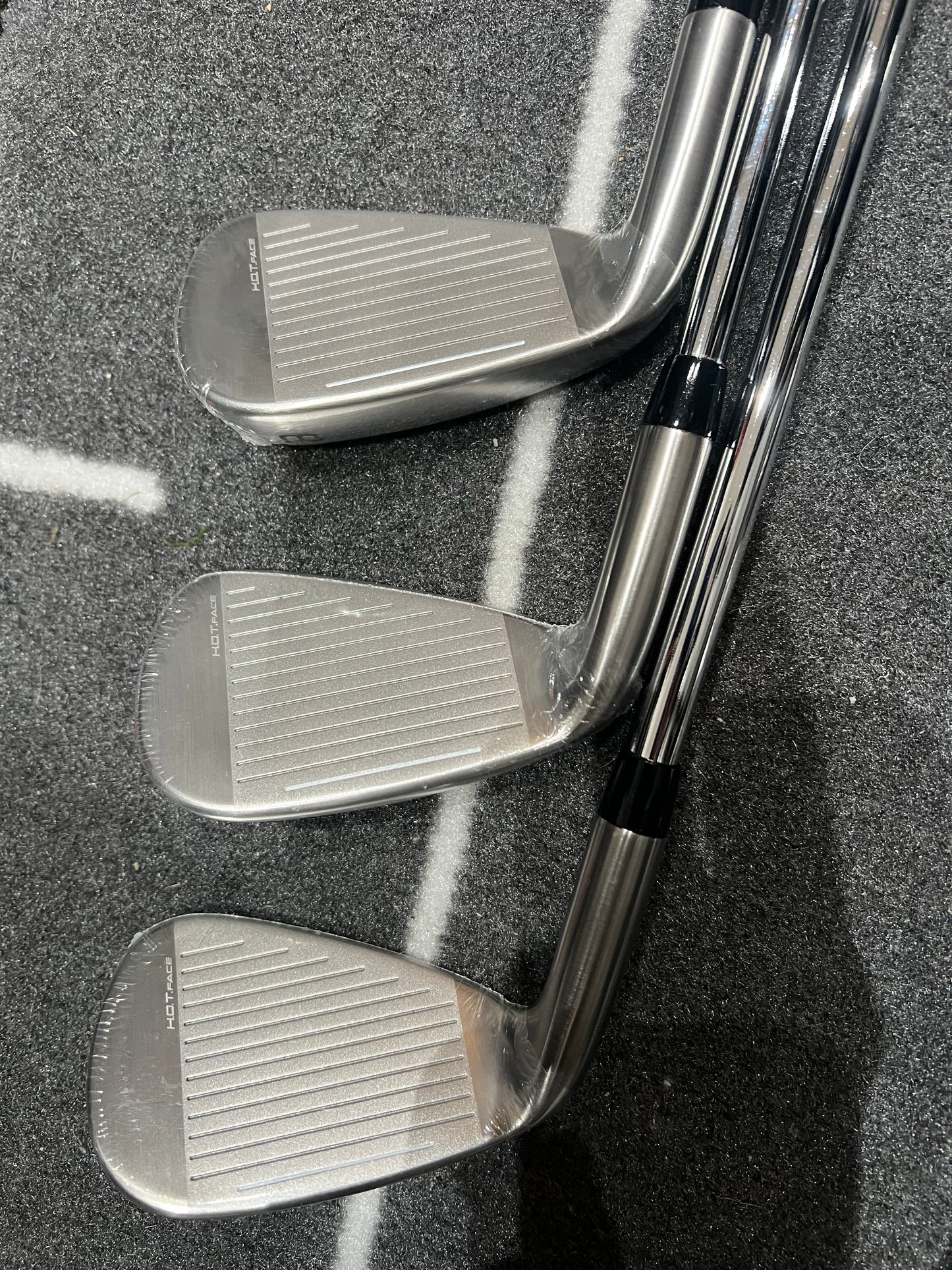 COBRA DS ADAPT IRONS / 5-PW / Mens RH / Regular Flex
