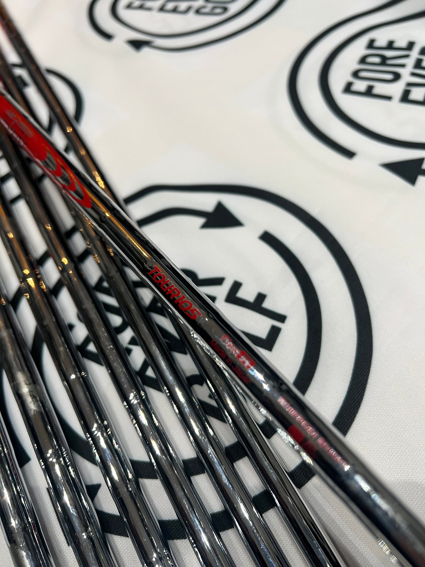 TAYLORMADE P790 (2025) IRONS / 4 - PW / RH / 105g Reg Flex