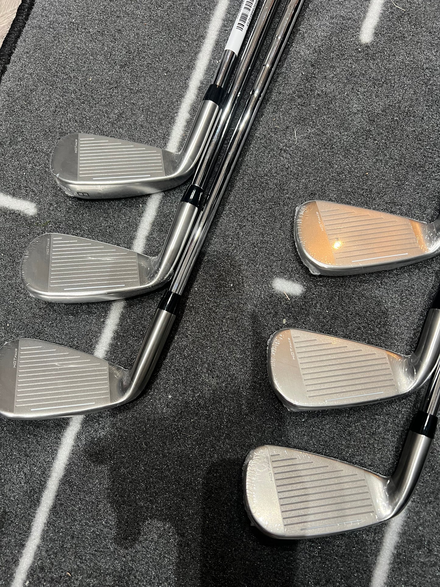COBRA DS ADAPT IRONS / 5-PW / Mens RH / Regular Flex
