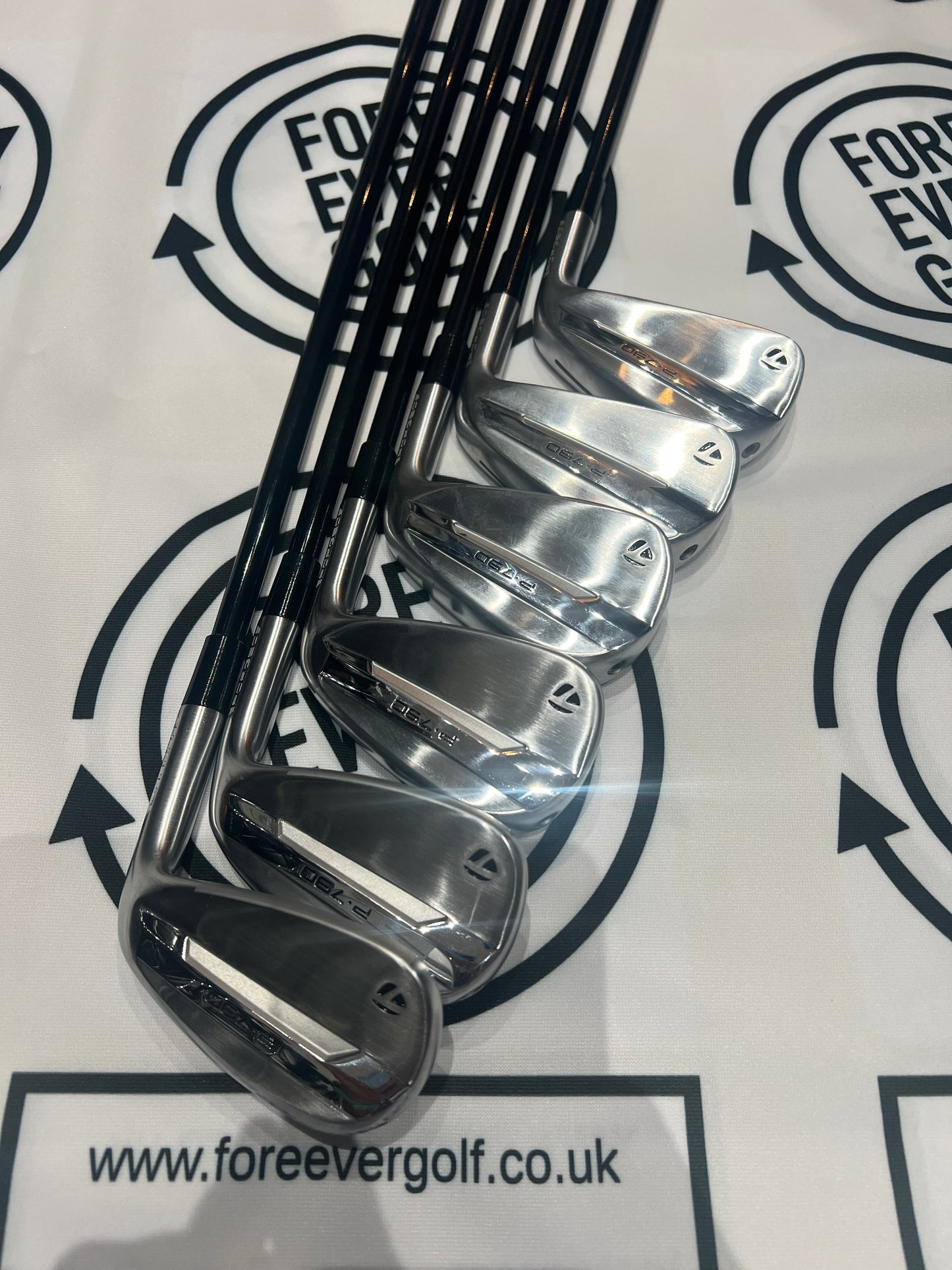 TAYLORMADE P790 (2025) IRONS / 6 - AW / RH / 65g Reg Graphite Shafts