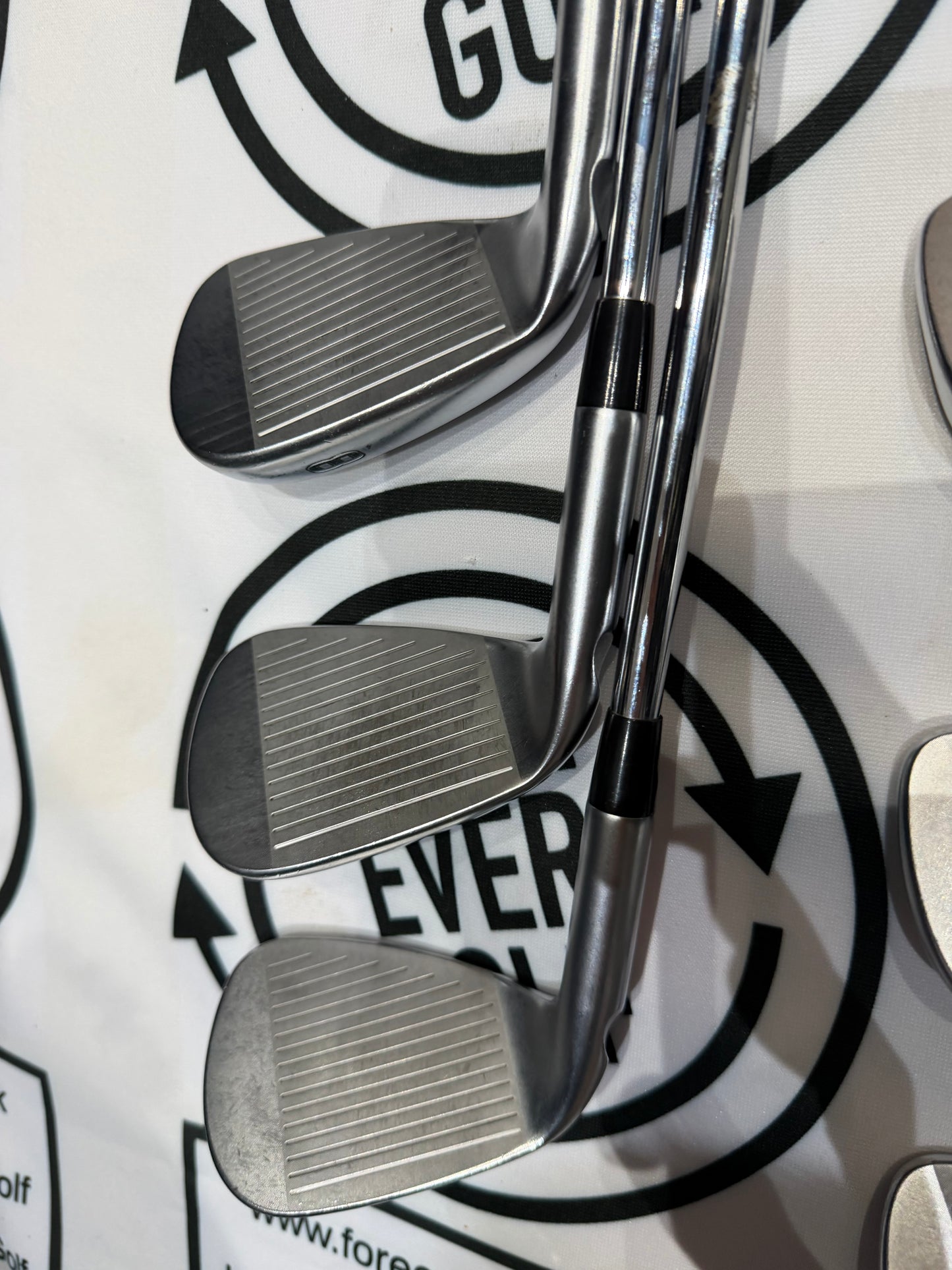 PING i210 IRONS / 5 - PW / RH / 100g Regular Flex / Black Dot