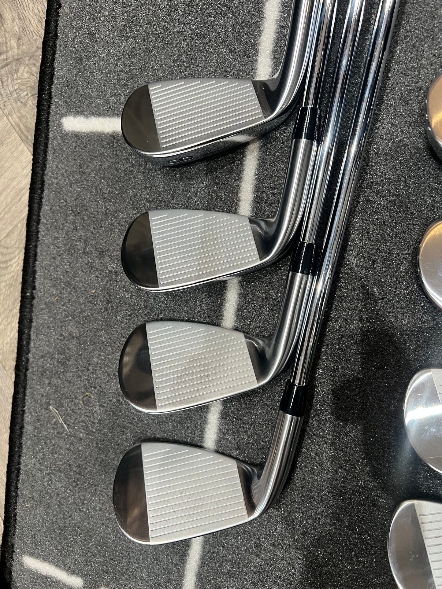 TITLEIST T350 IRONS / 4 - GW / Mens RH / Regular Flex