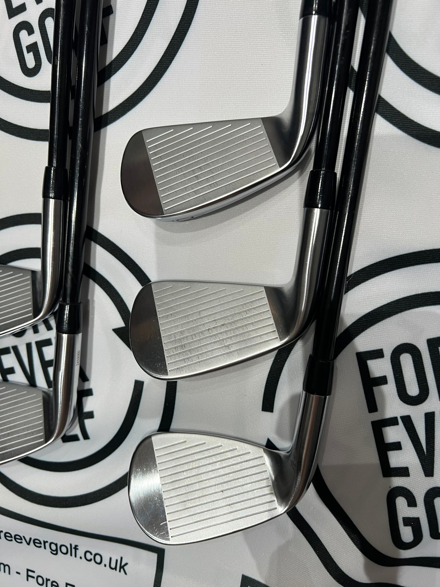 TITLEIST T200 (2023) IRONS / 6 - PW / RH / Reg Flex Graphite Shafts