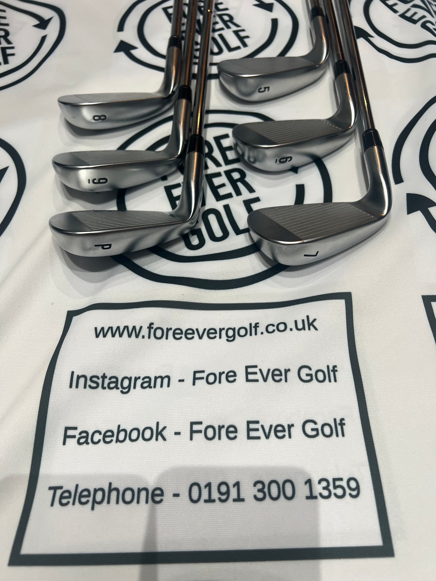 CALLAWAY APEX Ai300 IRONS / 5 - PW / Regular Flex