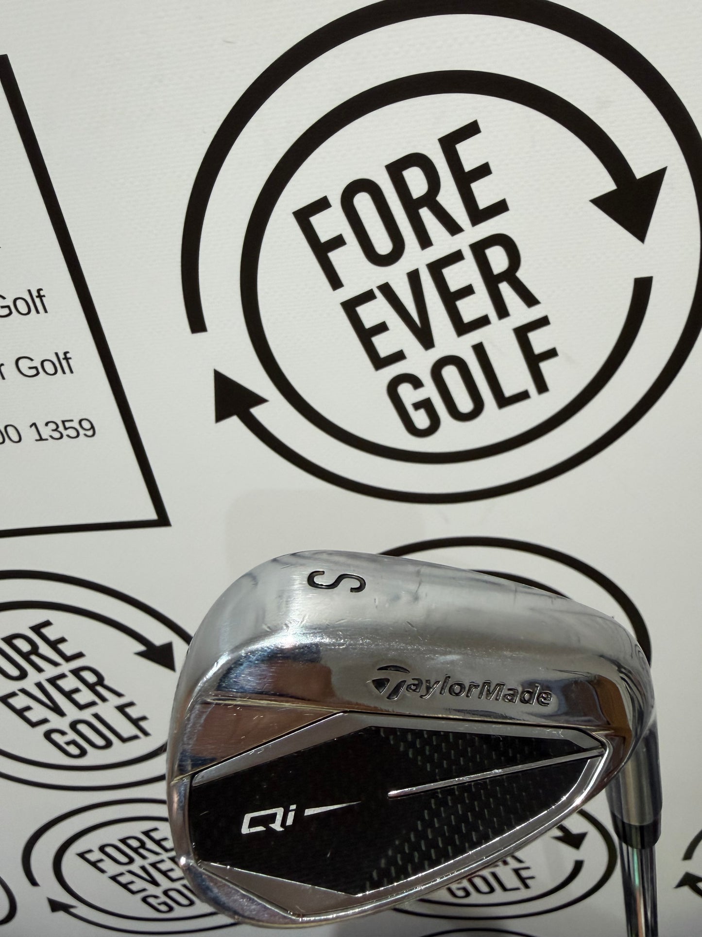 TAYLORMADE Qi SAND WEDGE / RH / 85g Stiff Flex