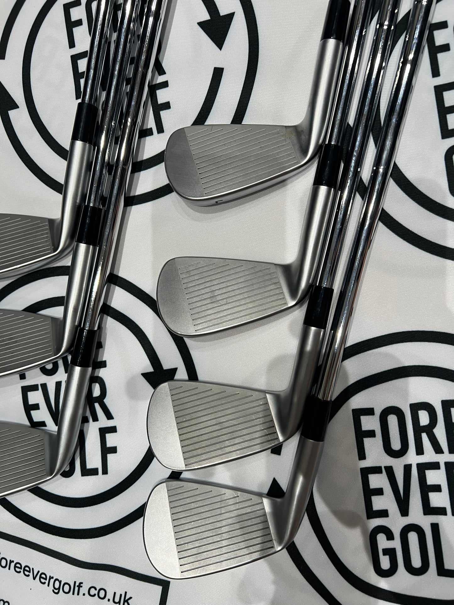 TAYLORMADE P7MC (2023) IRONS / 4 - PW / RH / 130g Stiff Flex
