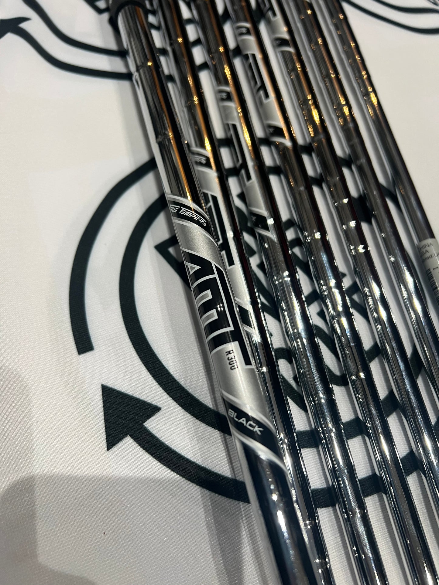 TITLEIST T200 (2023) IRONS / 5 - GW / RH / 102g Reg Flex