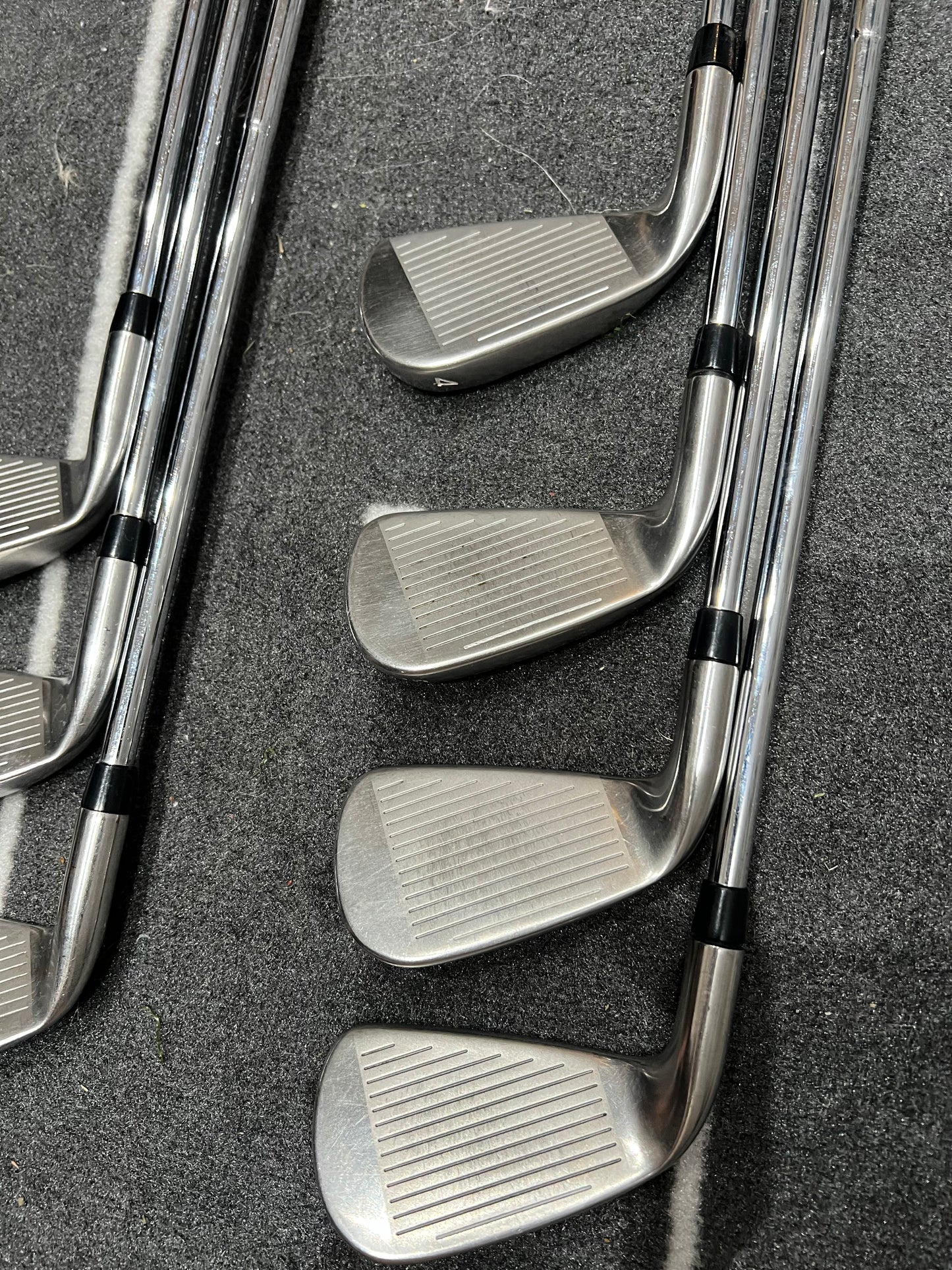 COBRA AMP CELL S IRONS (4 - PW), Mens RH, Regular Flex