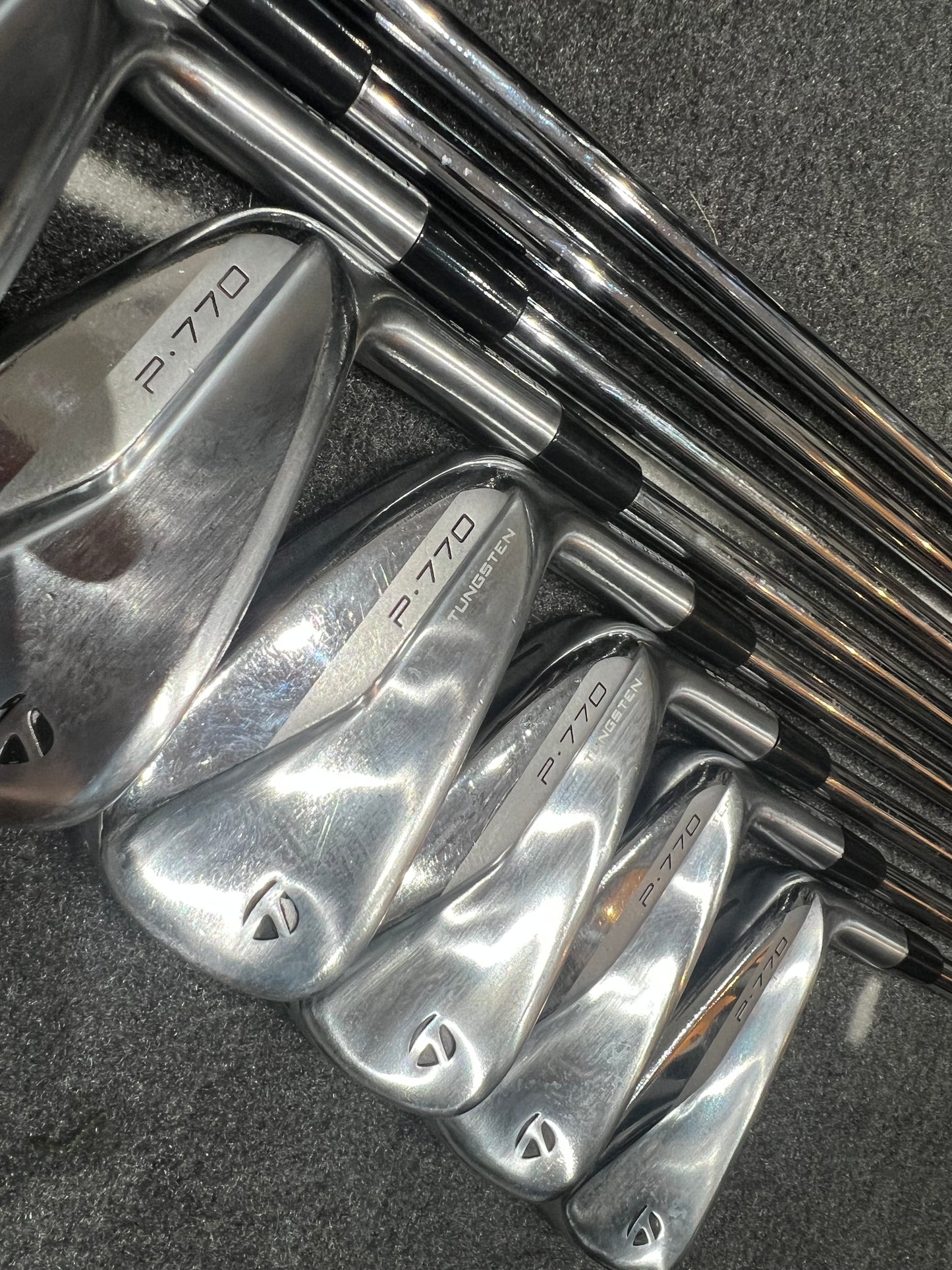 TAYLORMADE P770 (2020) IRONS / 4 - AW / RH / Regular Flex