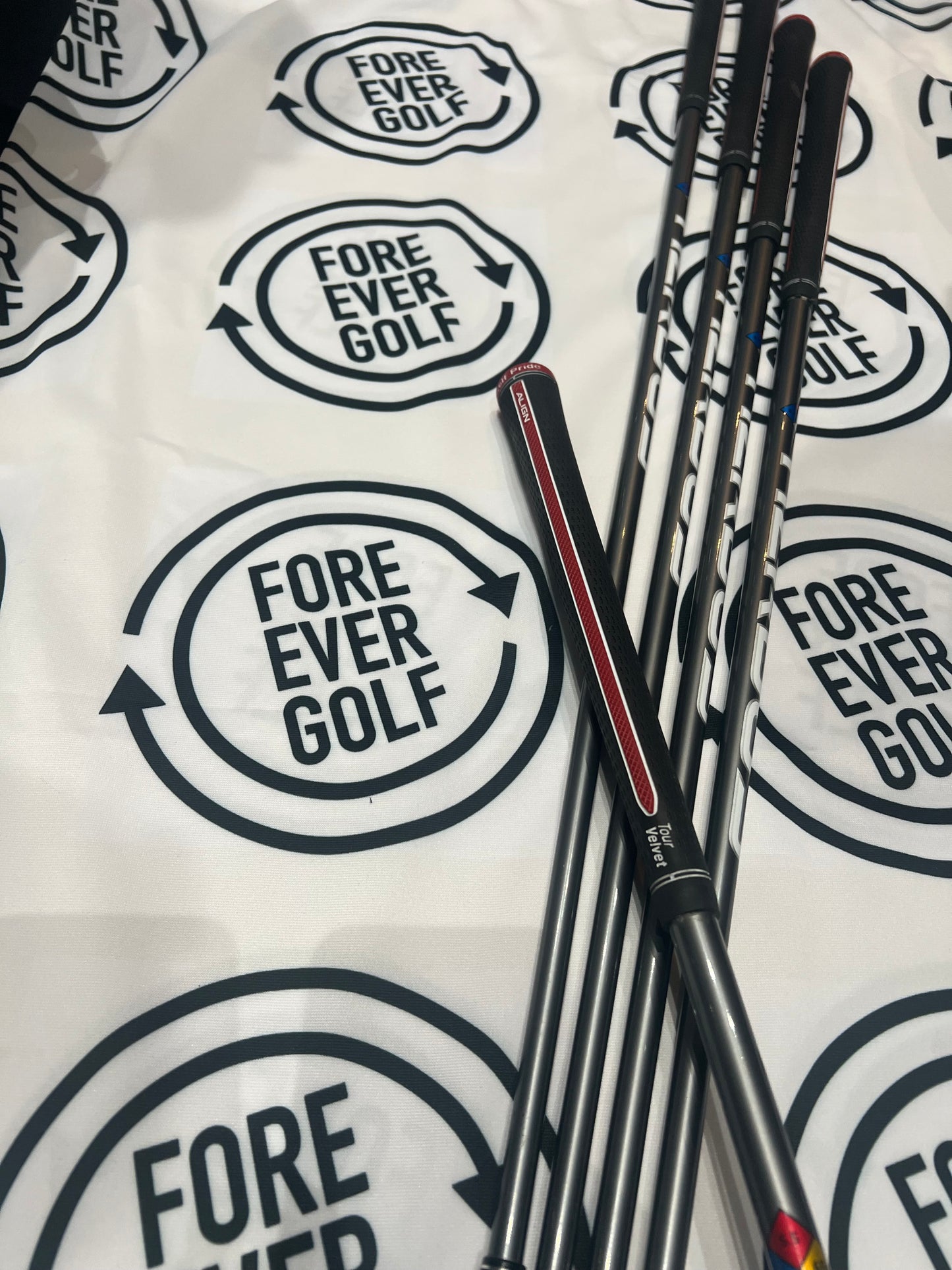 CALLAWAY PARADYM X IRONS / 7 - AW / LH / 65g Reg Graphite Shafts