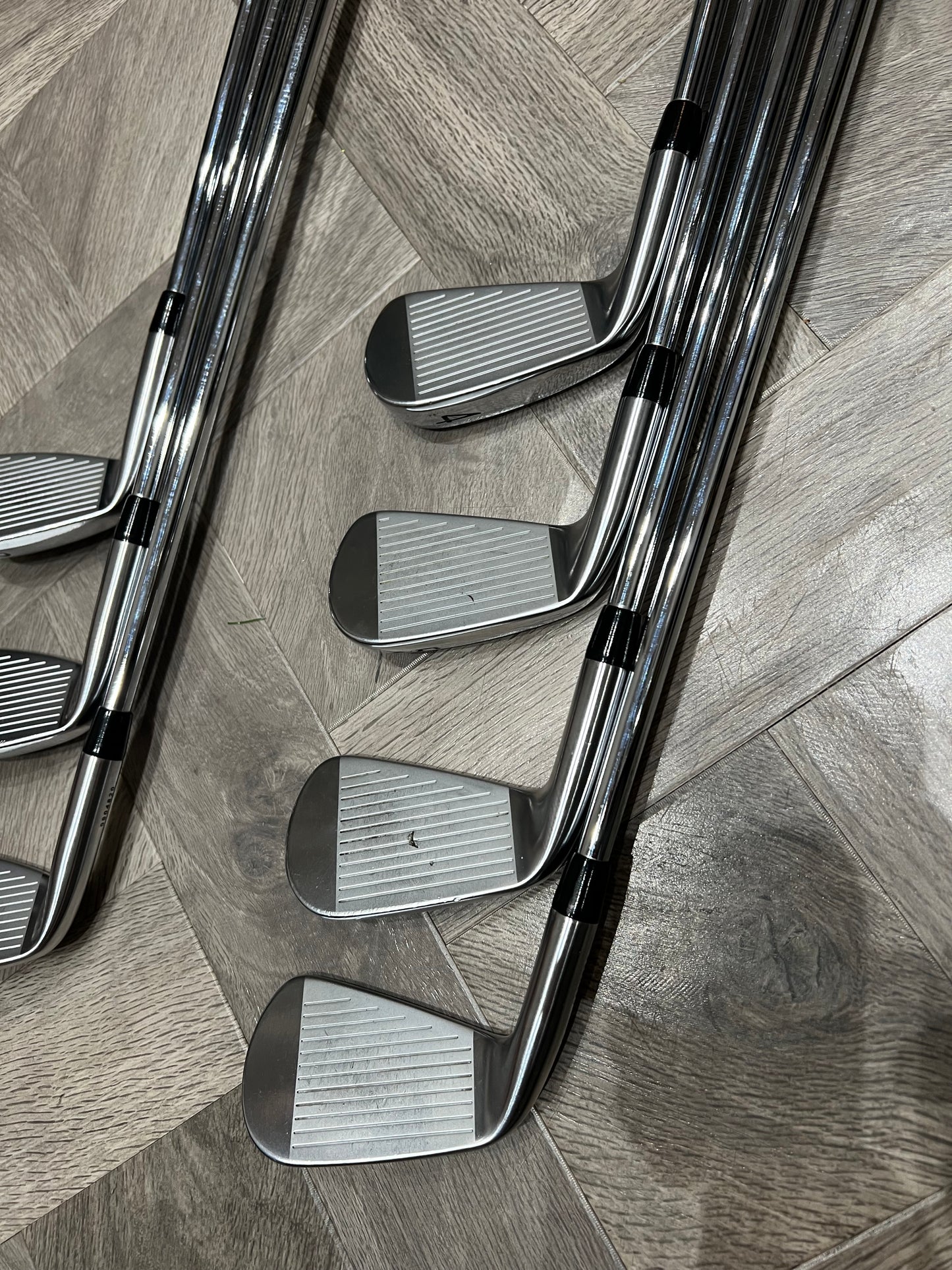 TITLEIST 620CB/T100 COMBO IRON SET (4 - PW, Mens RH, 120g Stiff Flex
