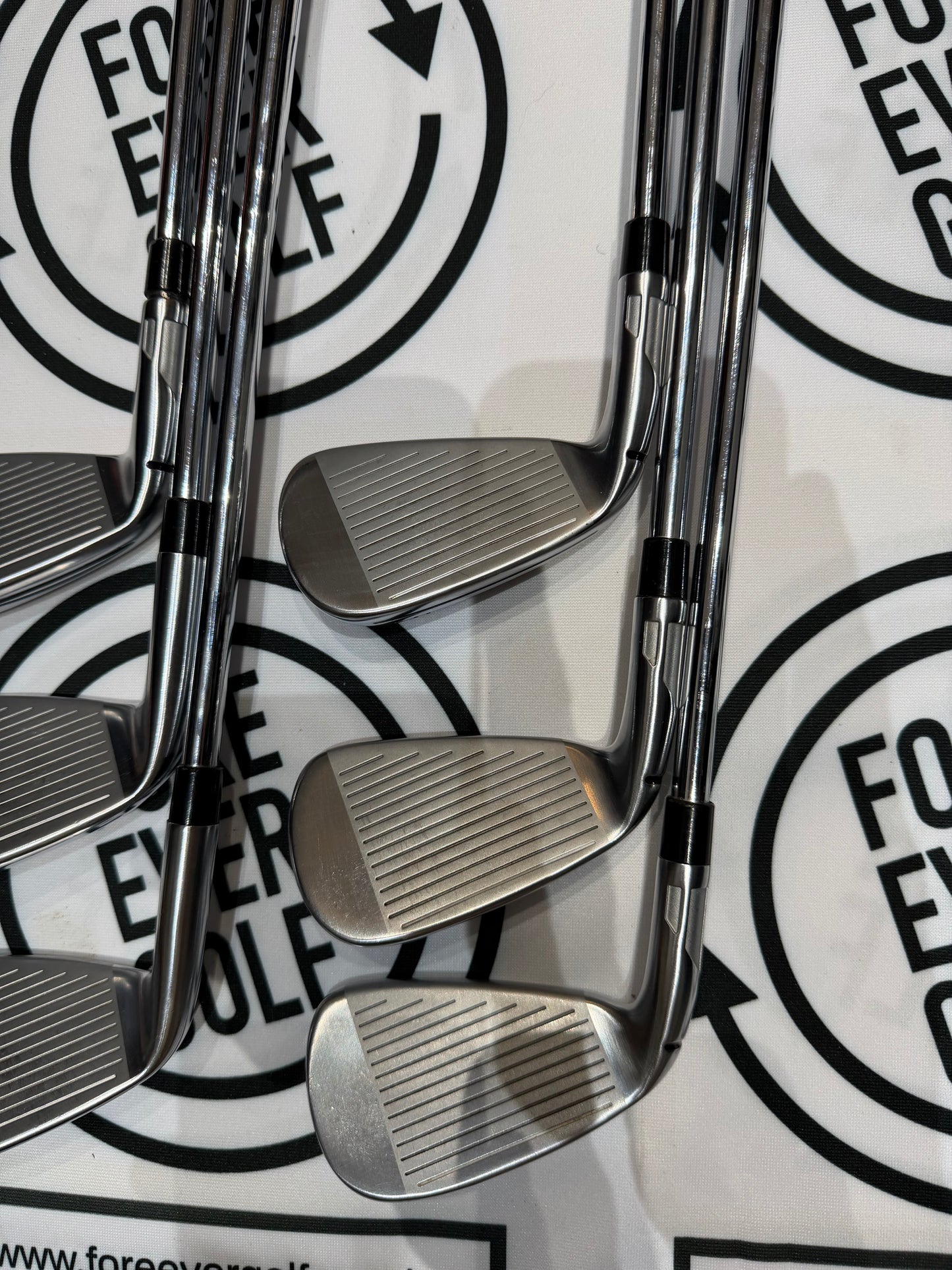 TAYLORMADE Qi IRONS / 5 - PW / RH / 85g Stiff Flex