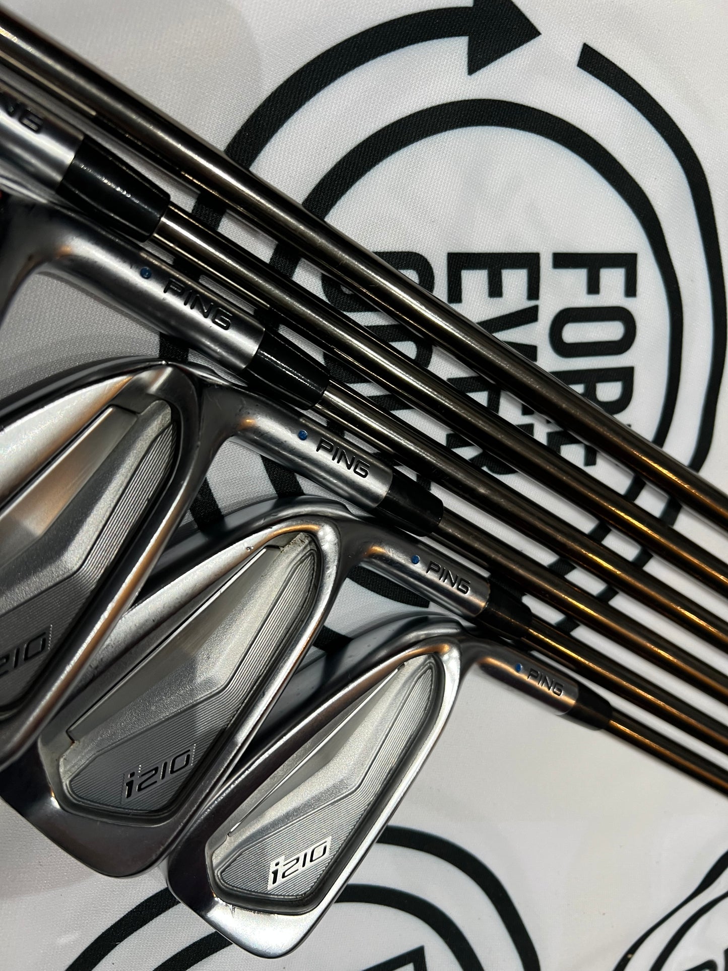 PING i210 IRONS / 5 - PW / BLUE DOT / RH / Reg Flex Graphite Shafts