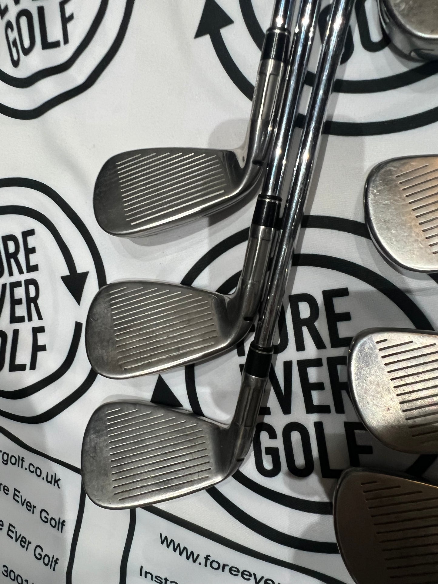 TAYLORMADE M6 IRONS / 4 - PW / RH / Regular Flex