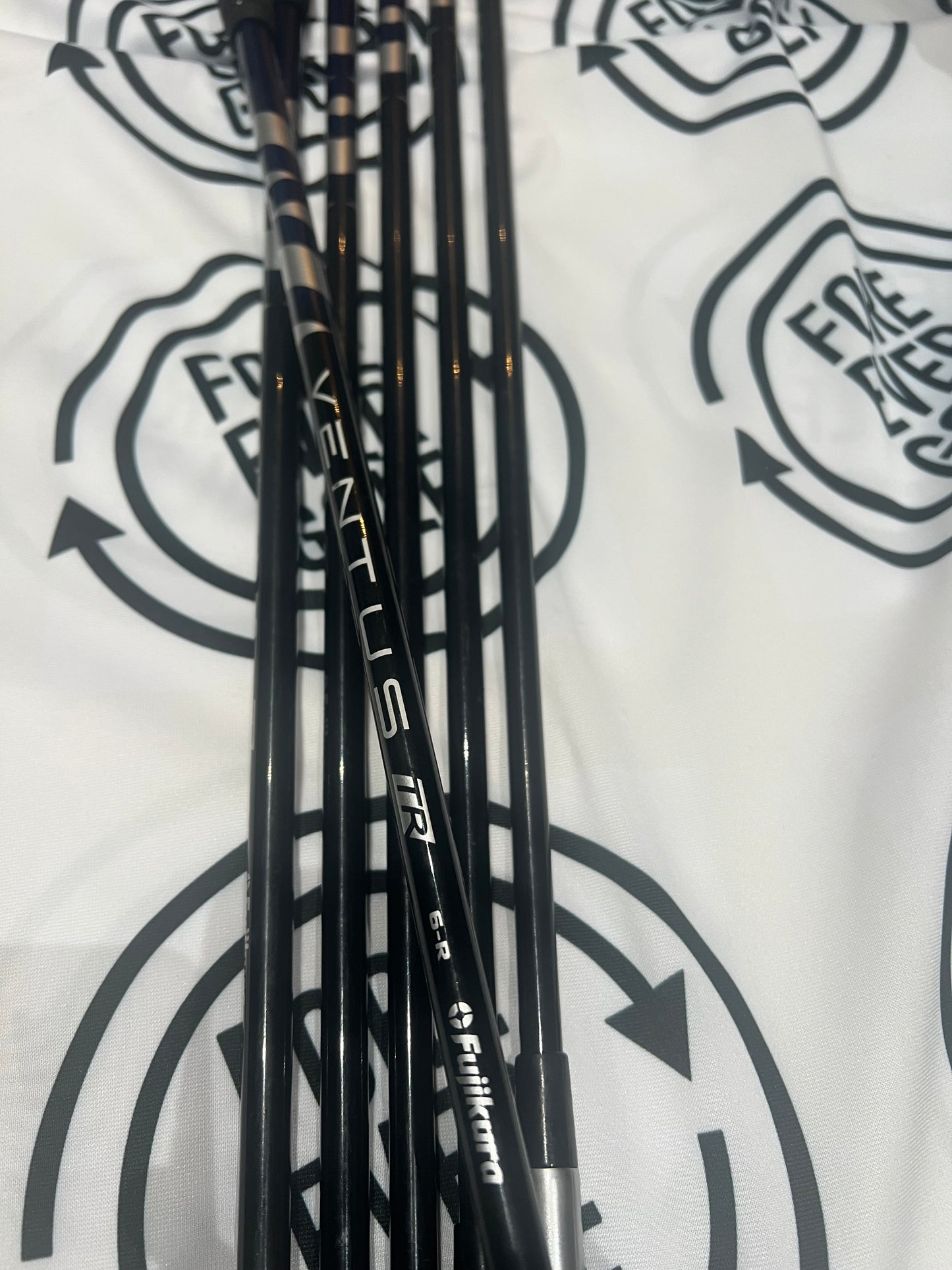 TAYLORMADE P770 IRONS (2023) / 5 - PW / RH / 60g Reg Flex GRAPHITE Shafts/ MINT