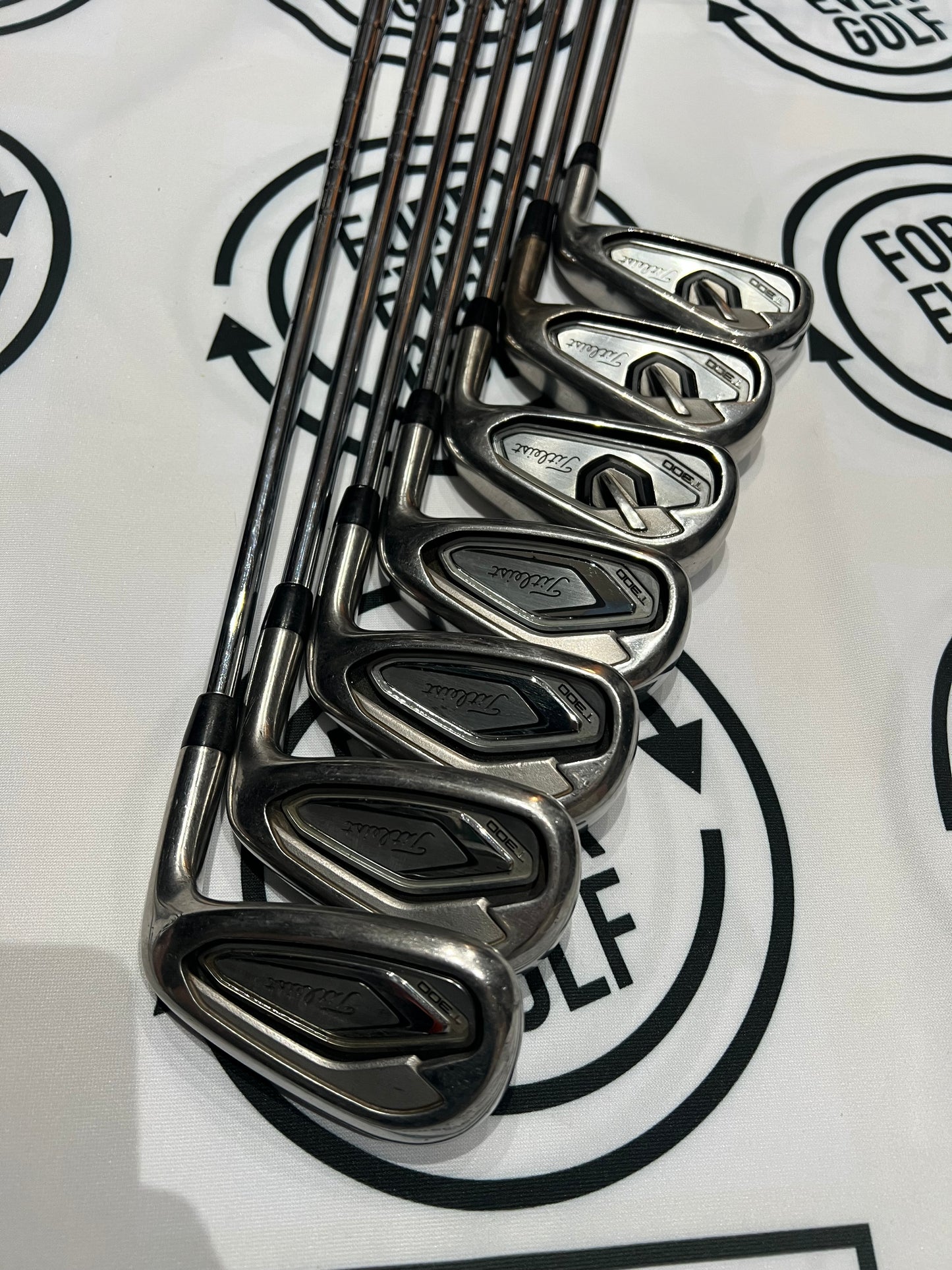 TITLEIST T300 (2019) IRONS / 5 - GW / Mens RH / 95g Stiff Flex