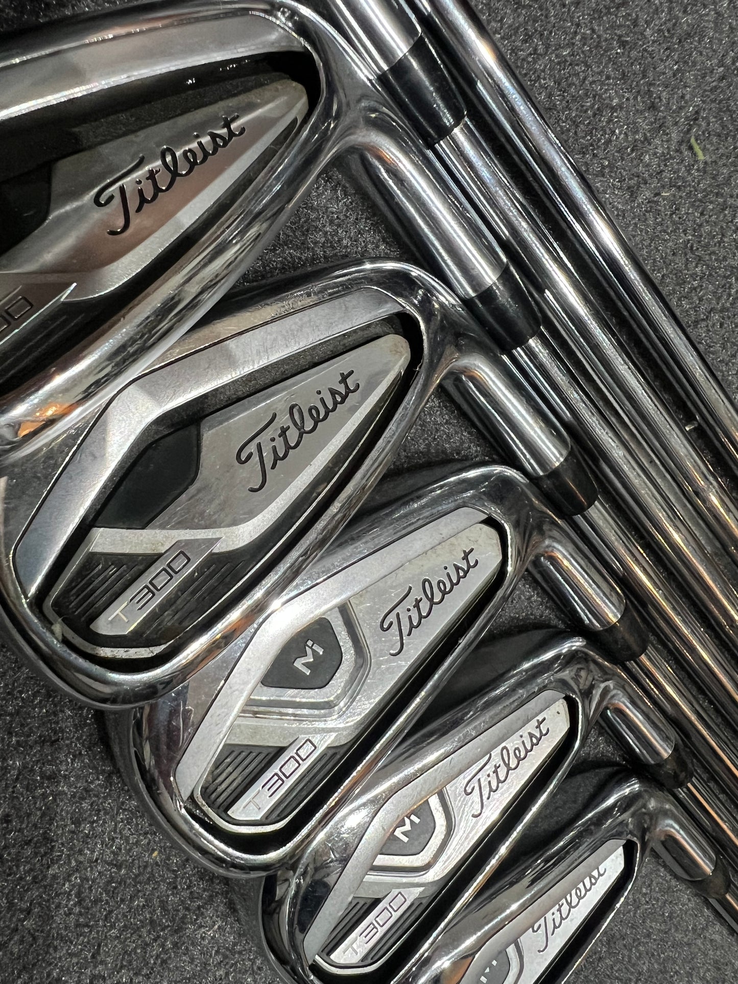 TITLEIST T300 IRONS (2021) / 5 - GW / Mens RH / Stiff Flex