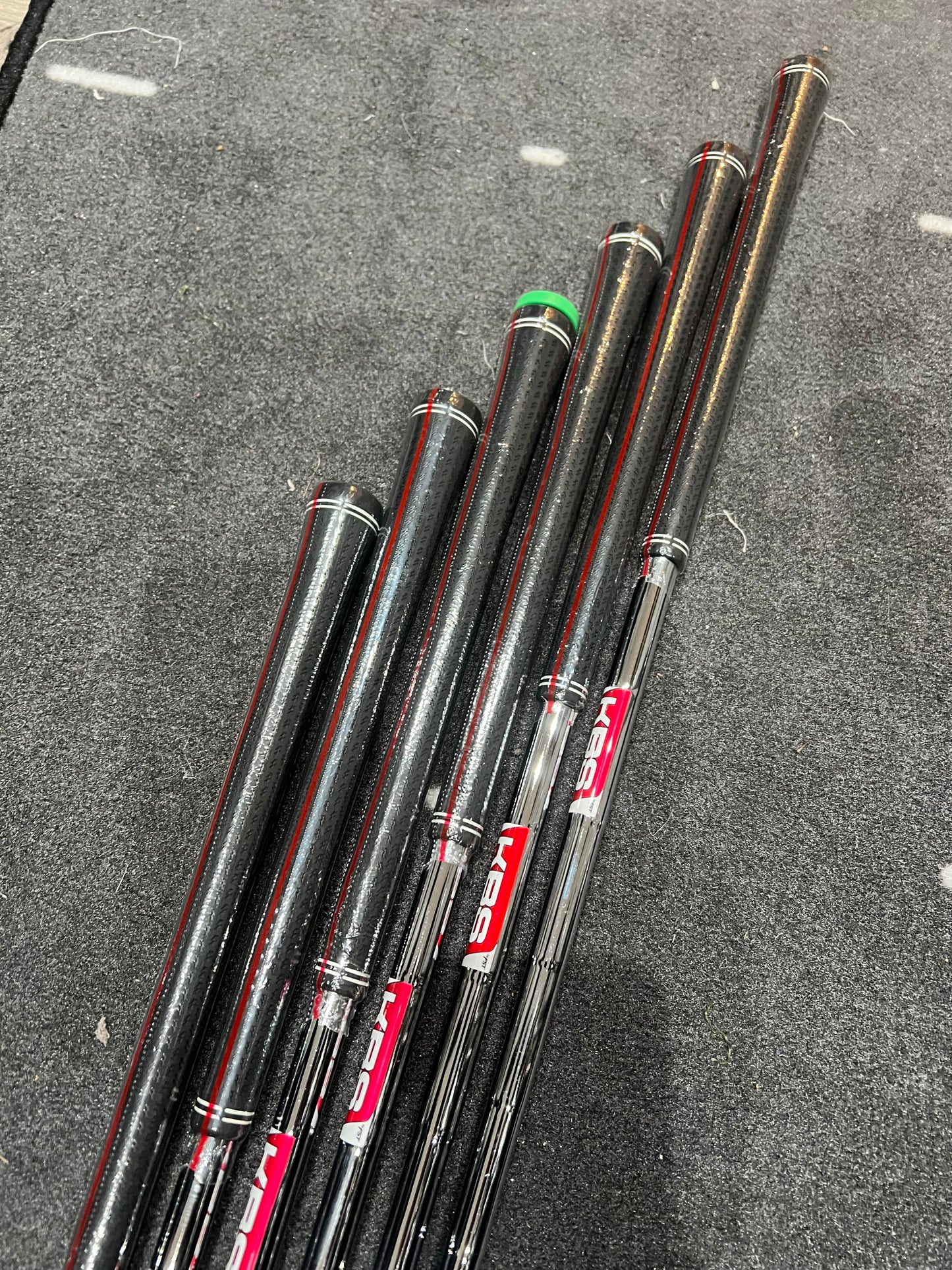 COBRA DS ADAPT IRONS / 5-PW / Mens RH / Regular Flex