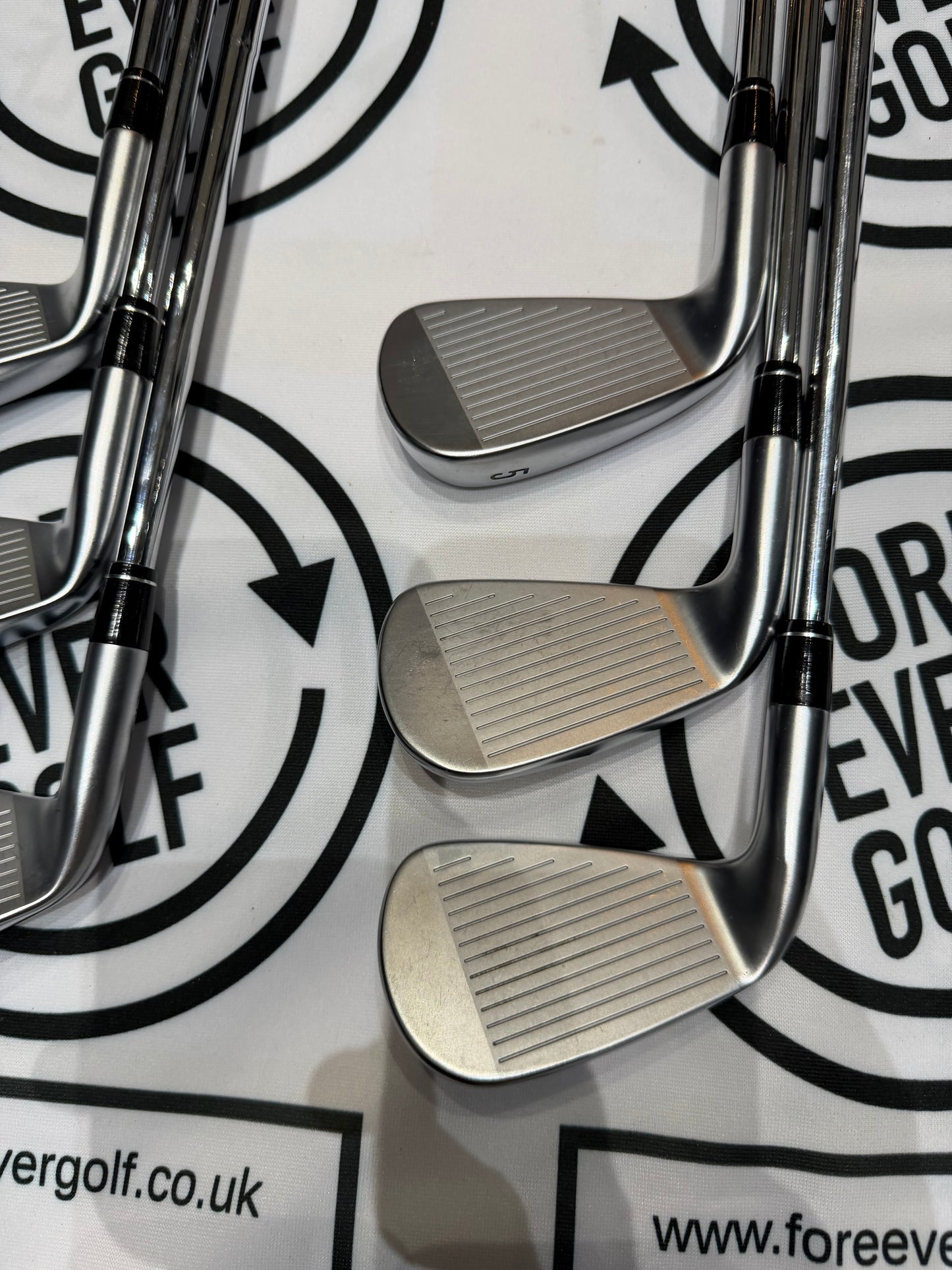 CALLAWAY APEX Ai200 IRONS / 5 - PW / RH / 105g Stiff Flex