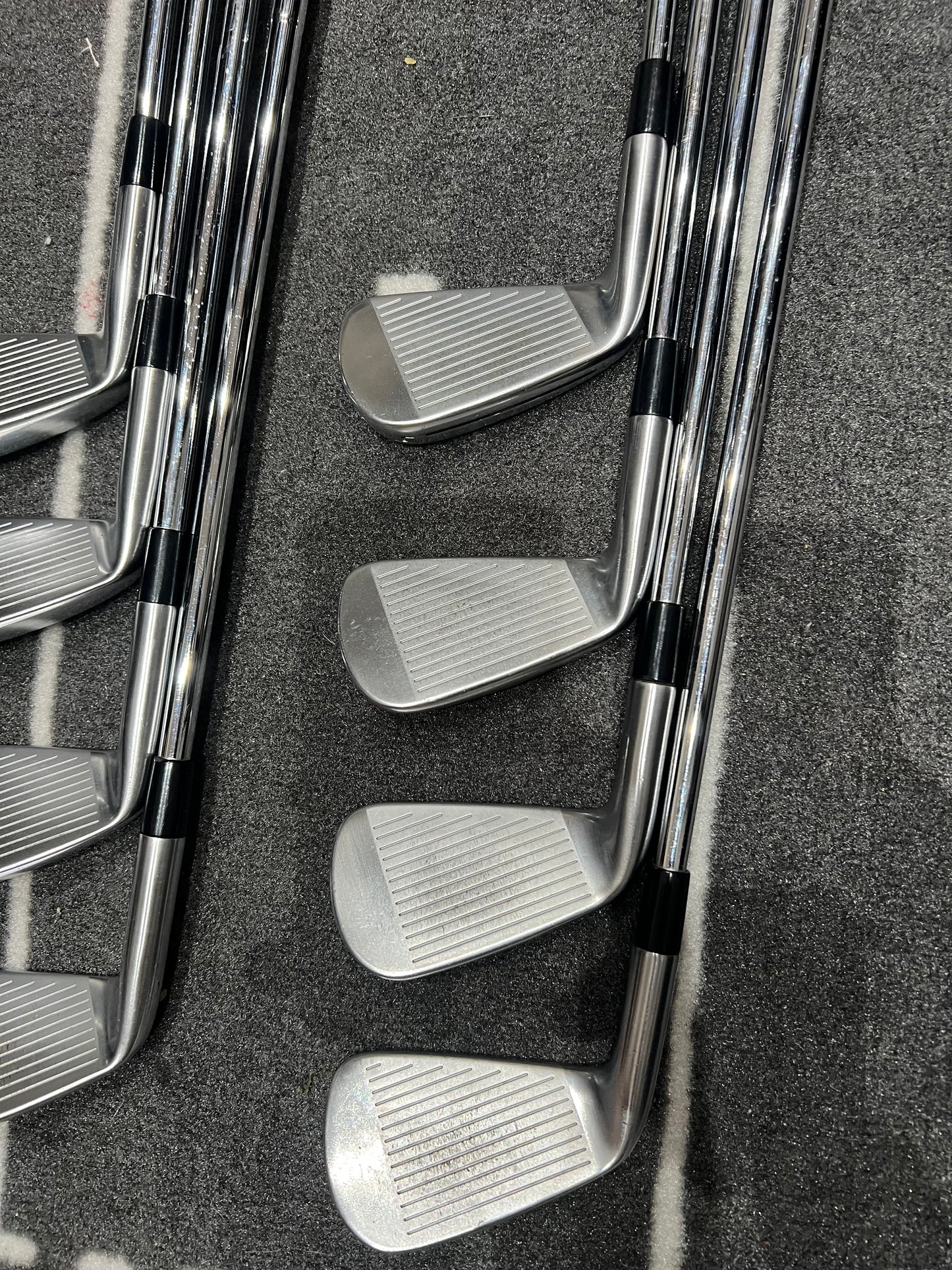 TAYLORMADE P770 (2020) IRONS / 4 - AW / RH / Regular Flex