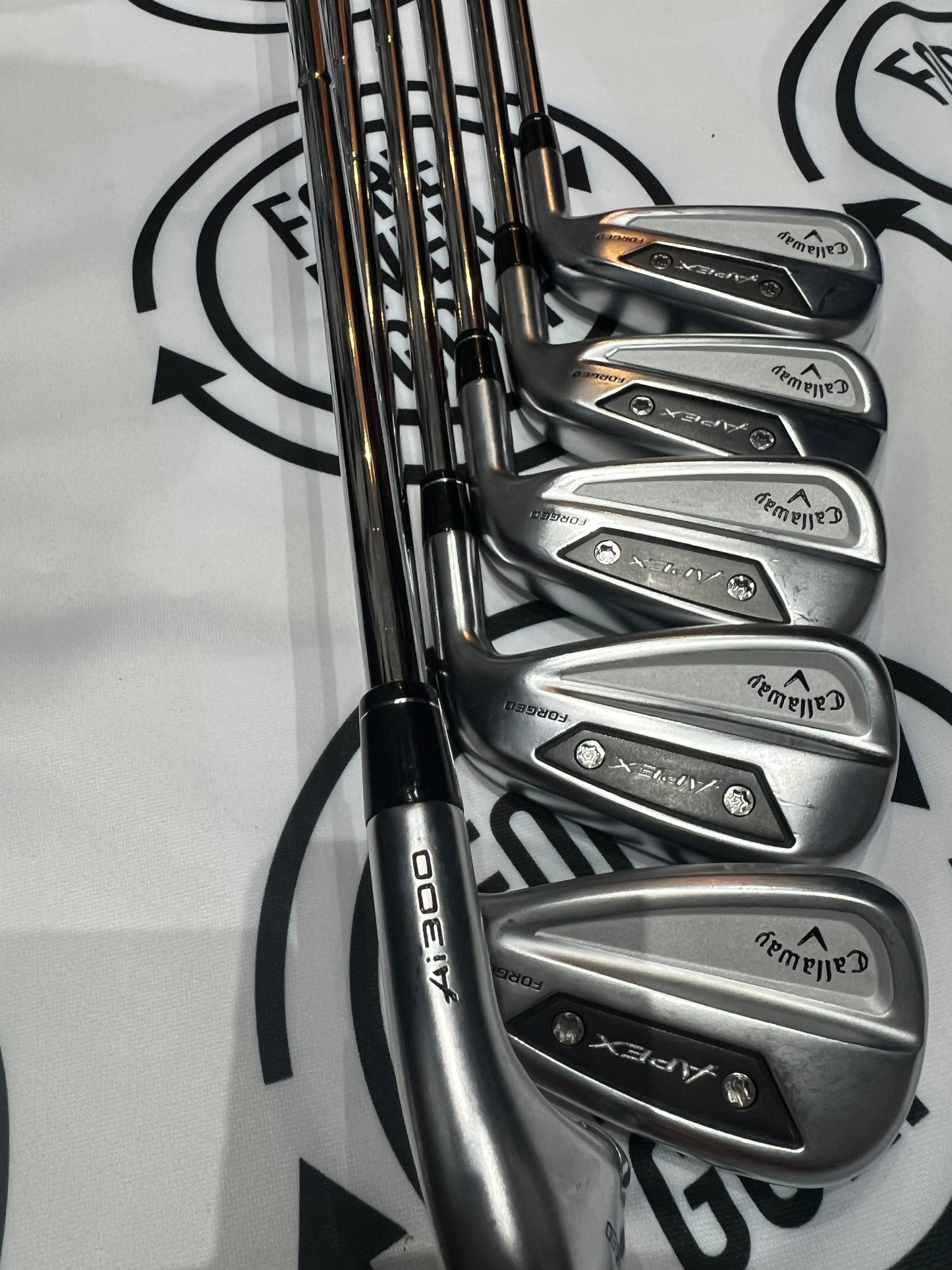 CALLAWAY APEX Ai300 IRONS / 5 - PW / Regular Flex