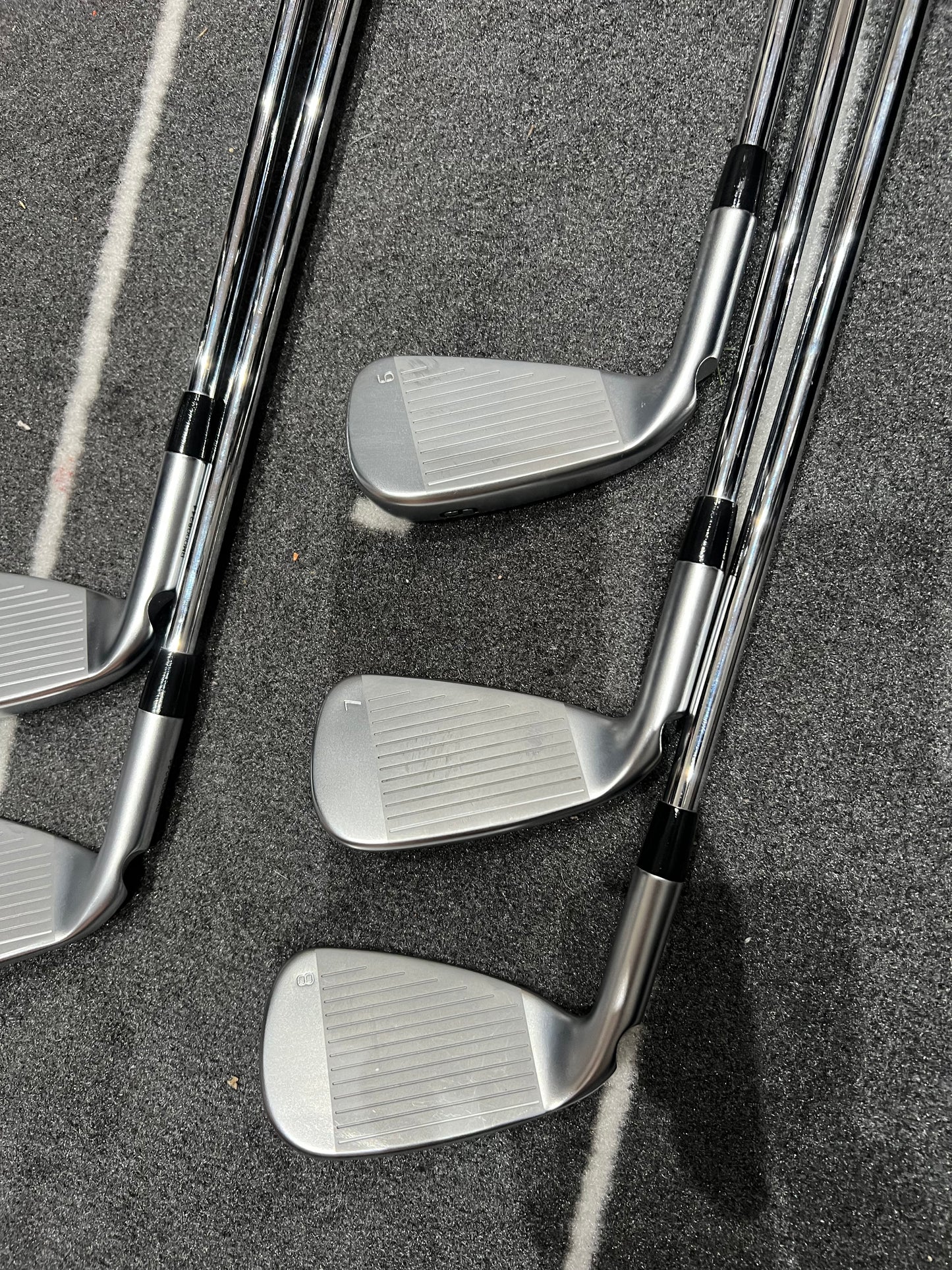 PING G440 IRONS / 6 - PW / Mens RH / Regular Flex