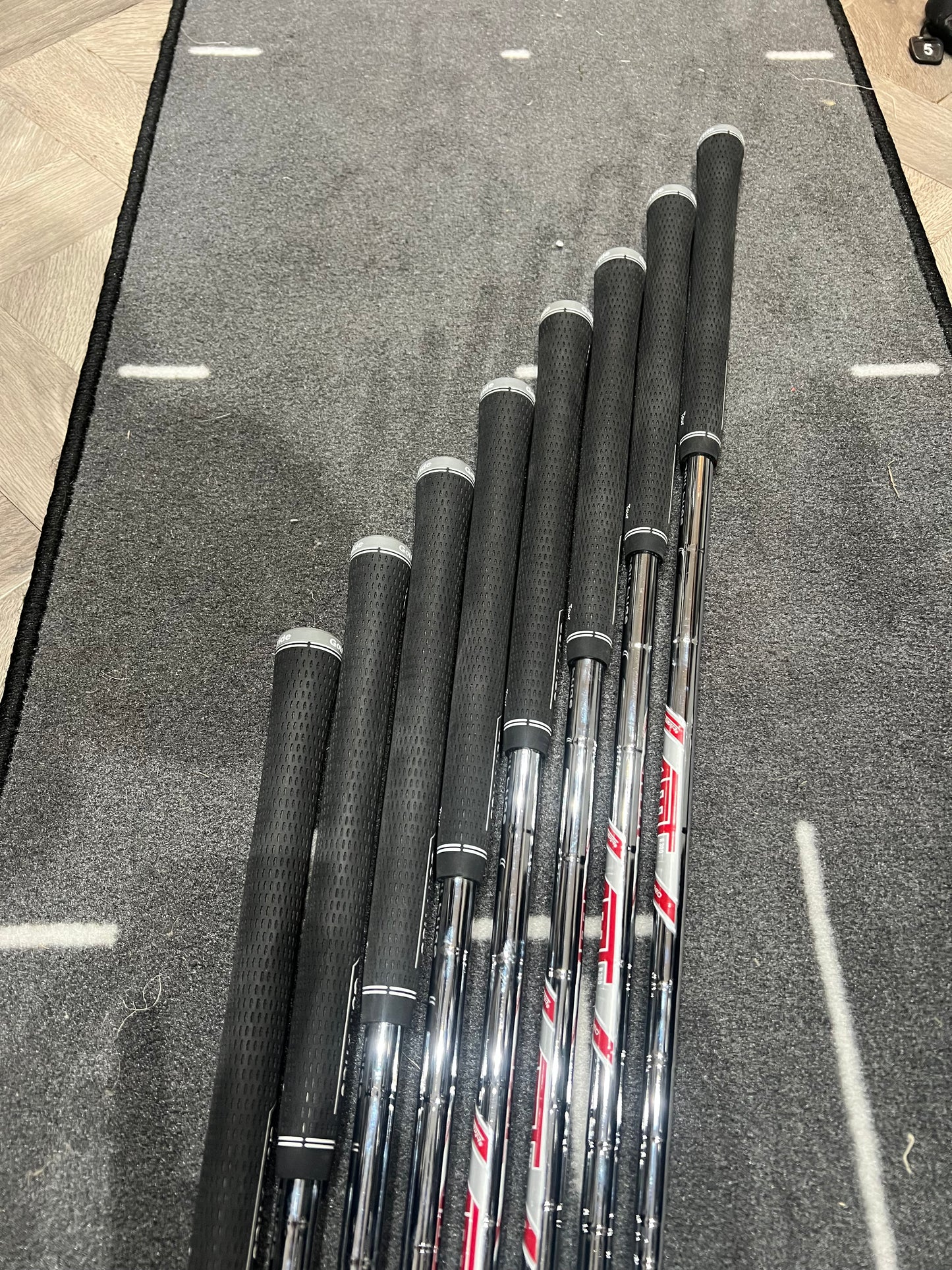 TITLEIST T350 IRONS / 4 - GW / Mens RH / Regular Flex