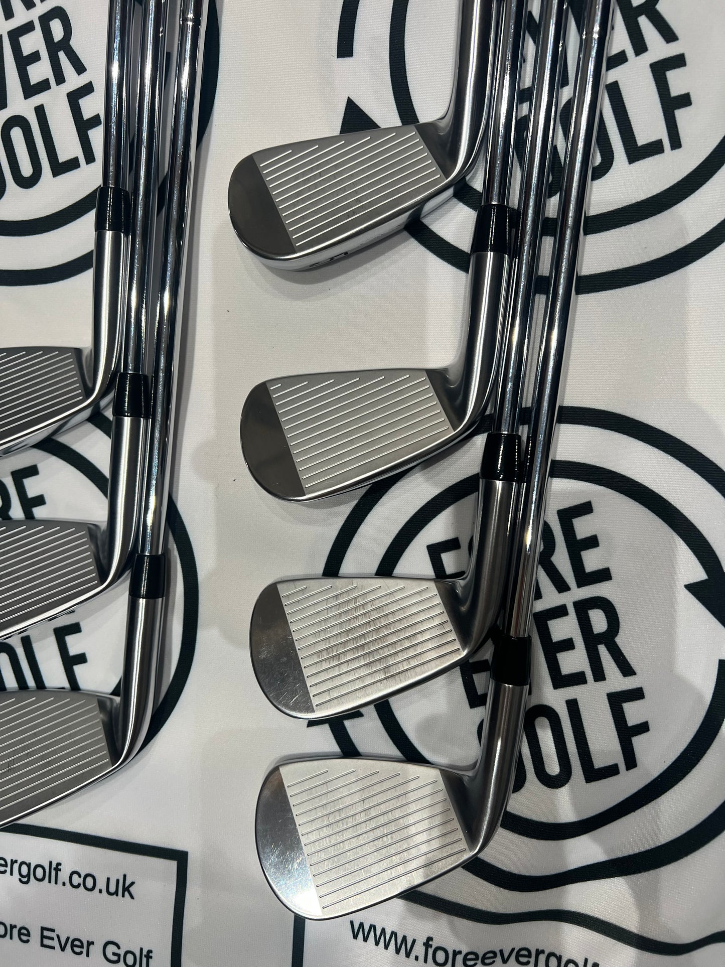 TITLEIST T200 (2021) IRONS / 5 - GW / Mens RH / S300 Stiff Shafts
