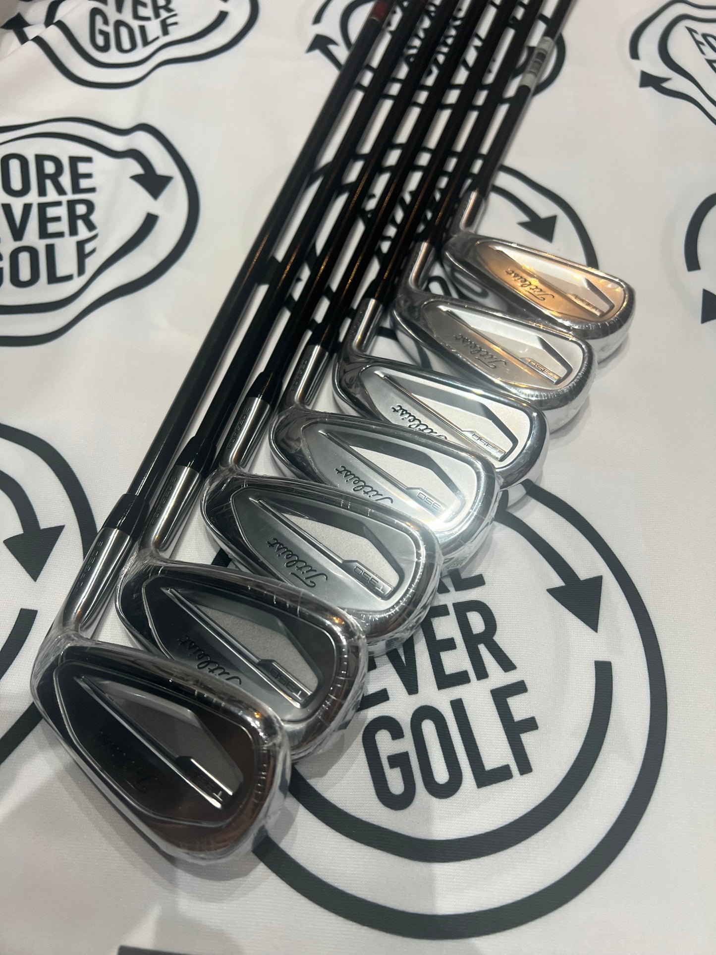 TITLEIST T350 IRONS / 5 - PW + 48 / Mens RH / Reg Flex Graphite Shafts