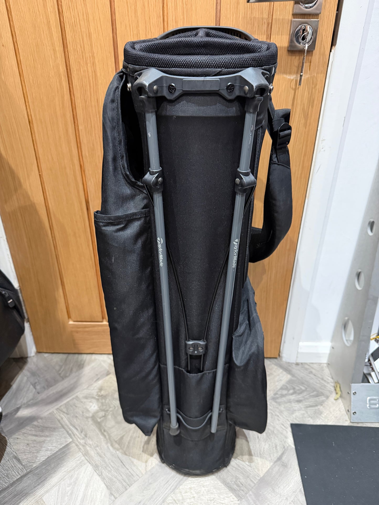 TAYLORMADE FLEX-TECH GOLF CARRY BAG / 4 Way Divide / Black/Black
