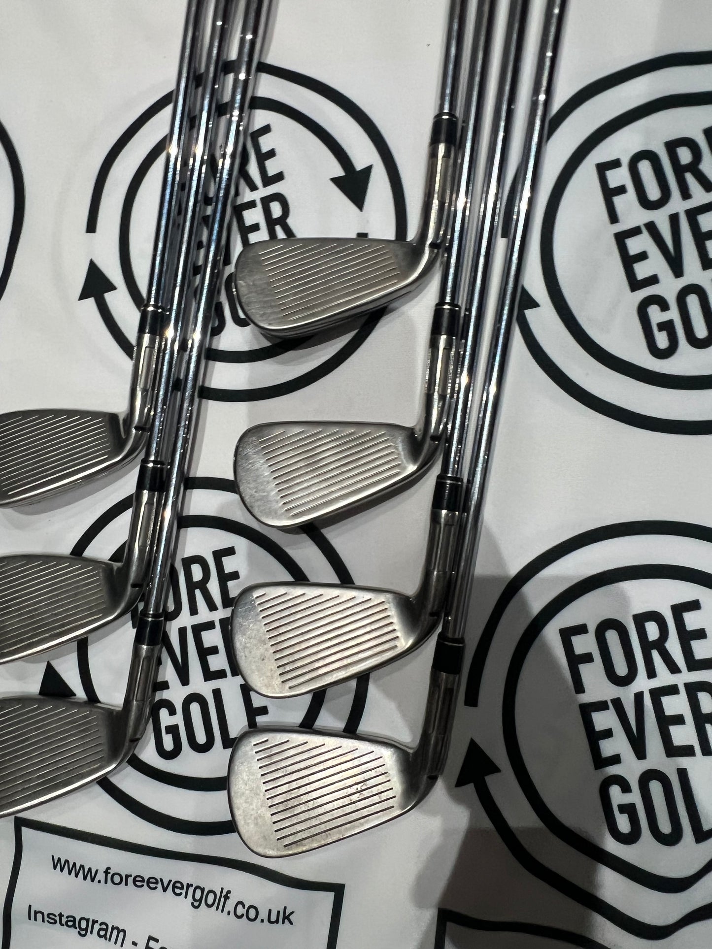 TAYLORMADE M6 IRONS / 4 - PW / RH / Regular Flex