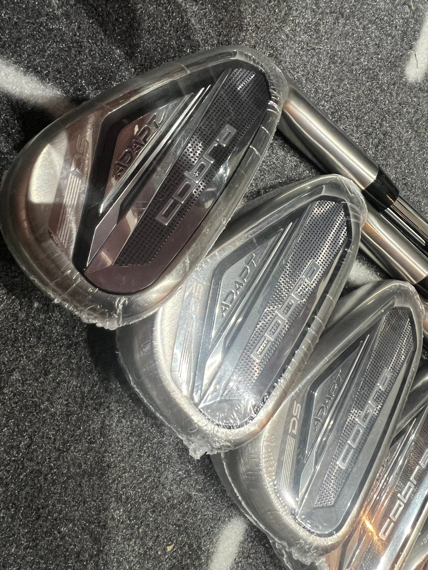 COBRA DS ADAPT IRONS / 5-PW / Mens RH / Regular Flex