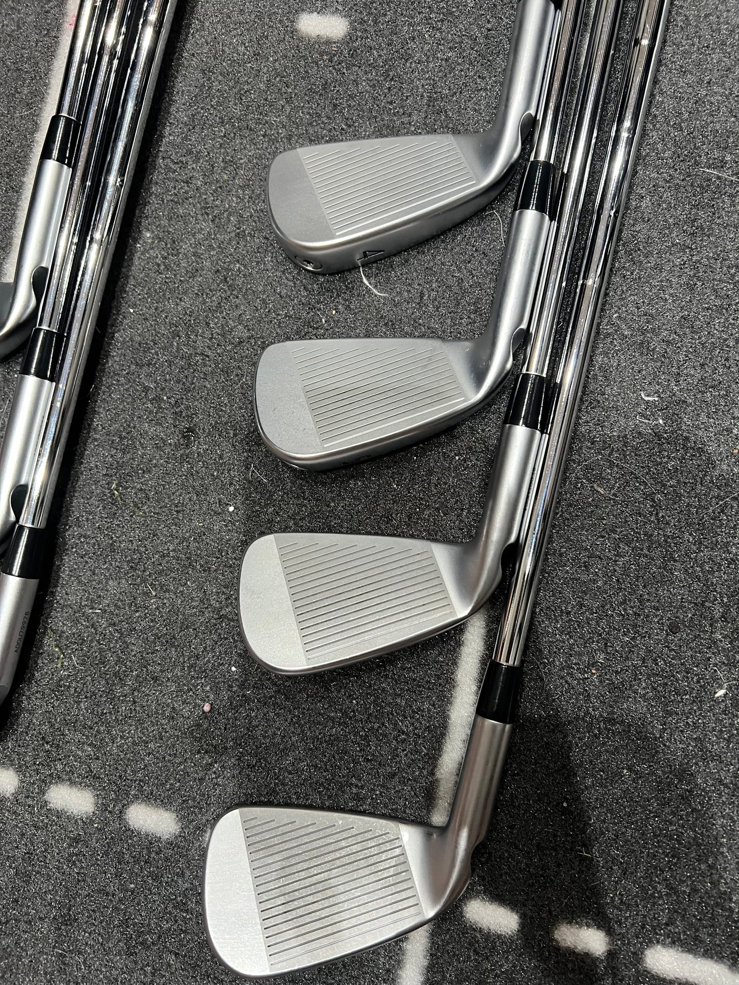 PING i230 IRONS / 4 - PW / Red Dot / 130g X-Stiff Flex