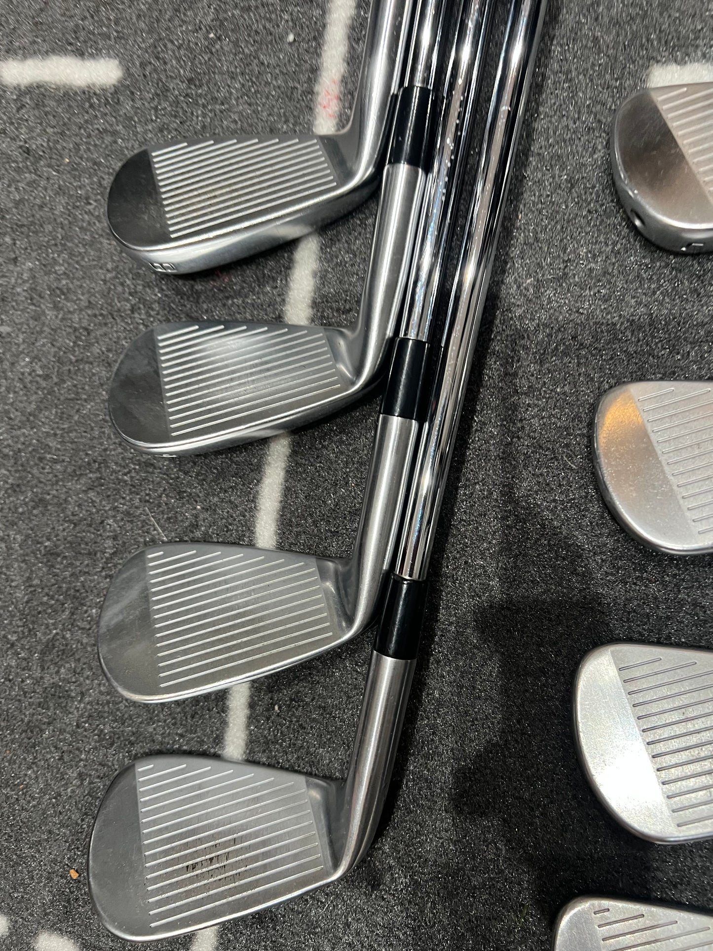 TAYLORMADE P770 (2020) IRONS / 4 - AW / RH / Regular Flex