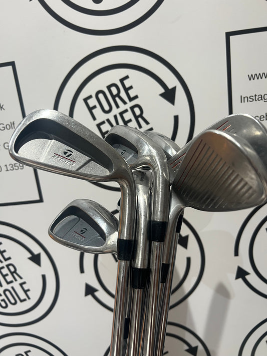 TAYLORMADE 200 IRONS / 3 - PW / Mens RH / Reg Flex