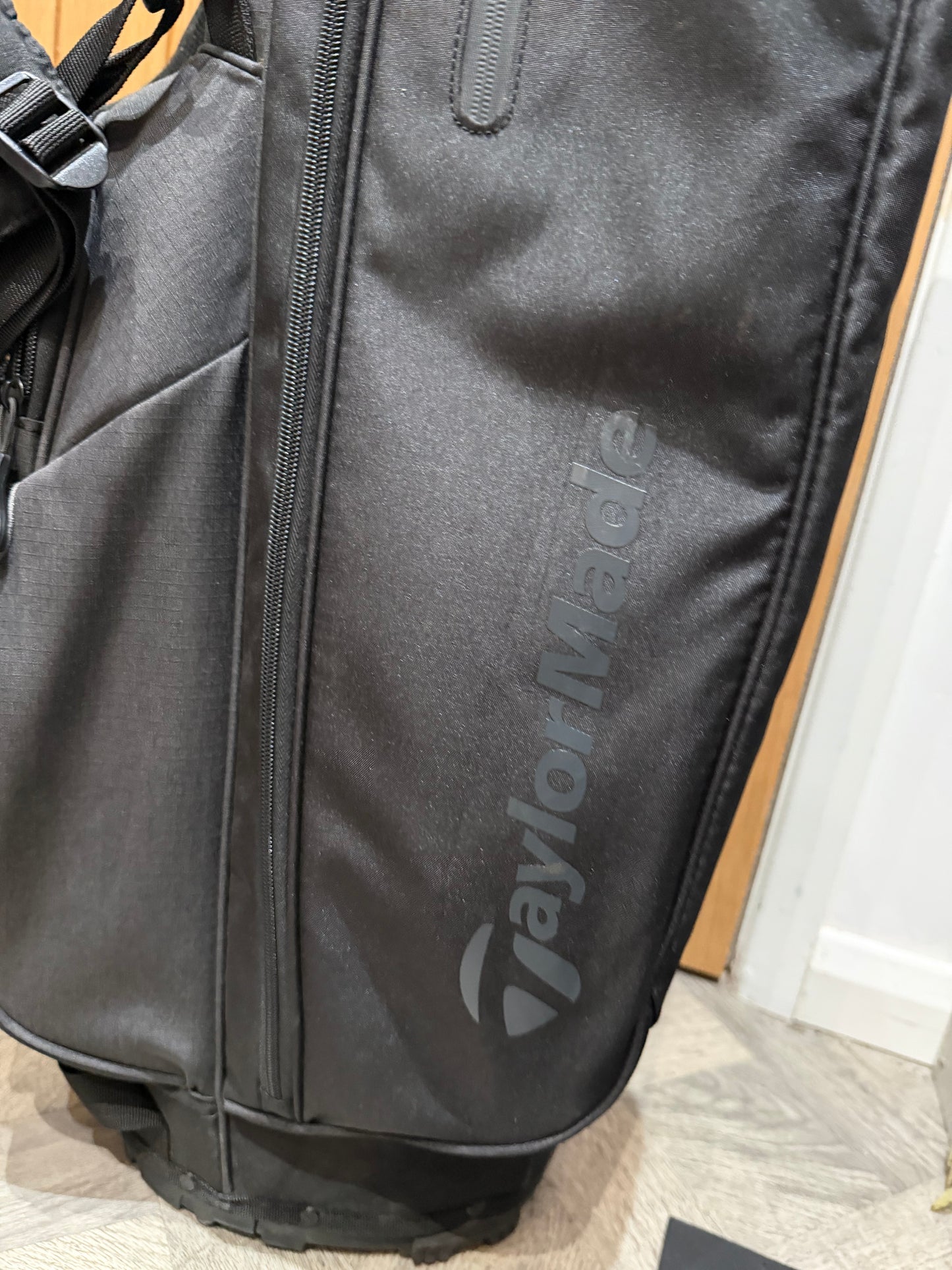 TAYLORMADE FLEX-TECH GOLF CARRY BAG / 4 Way Divide / Black/Black